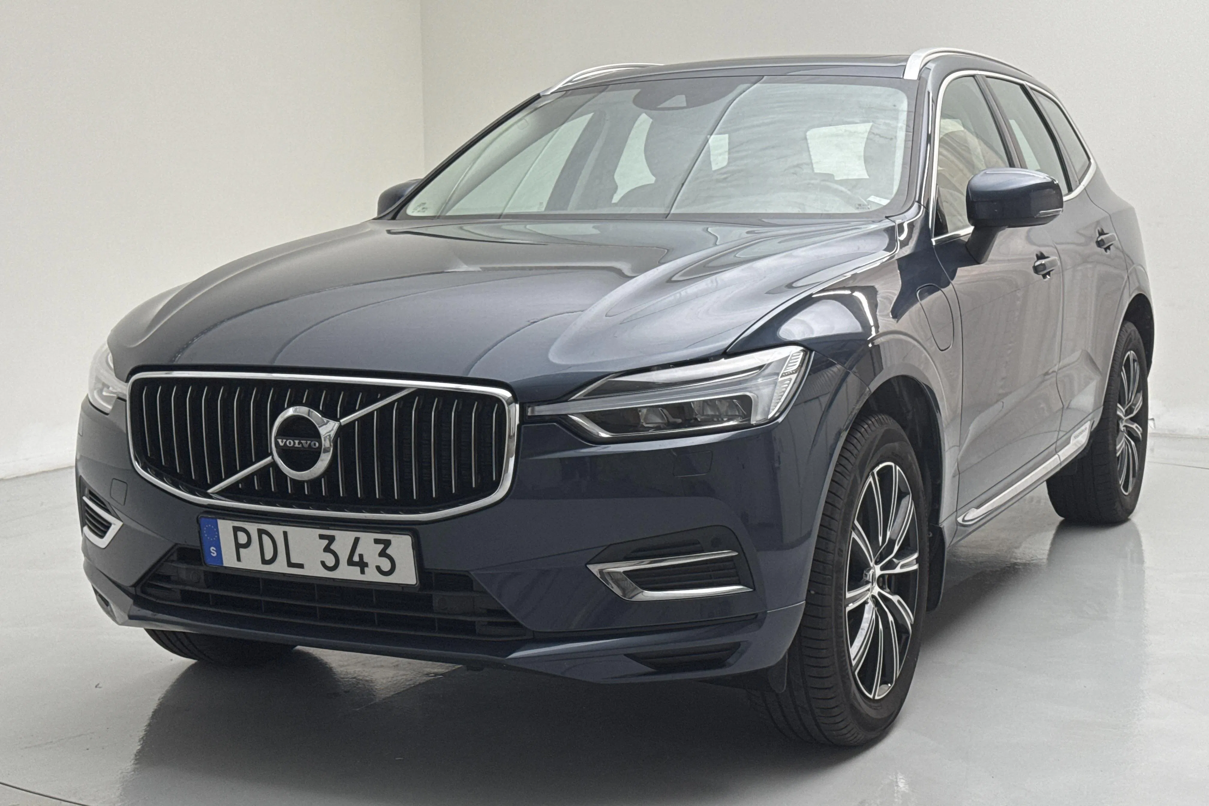 Presentation photo 1 of 18: Volvo XC60 T8 AWD Recharge (390hk) - 76 170 km - Automatic - dark blue - 2020