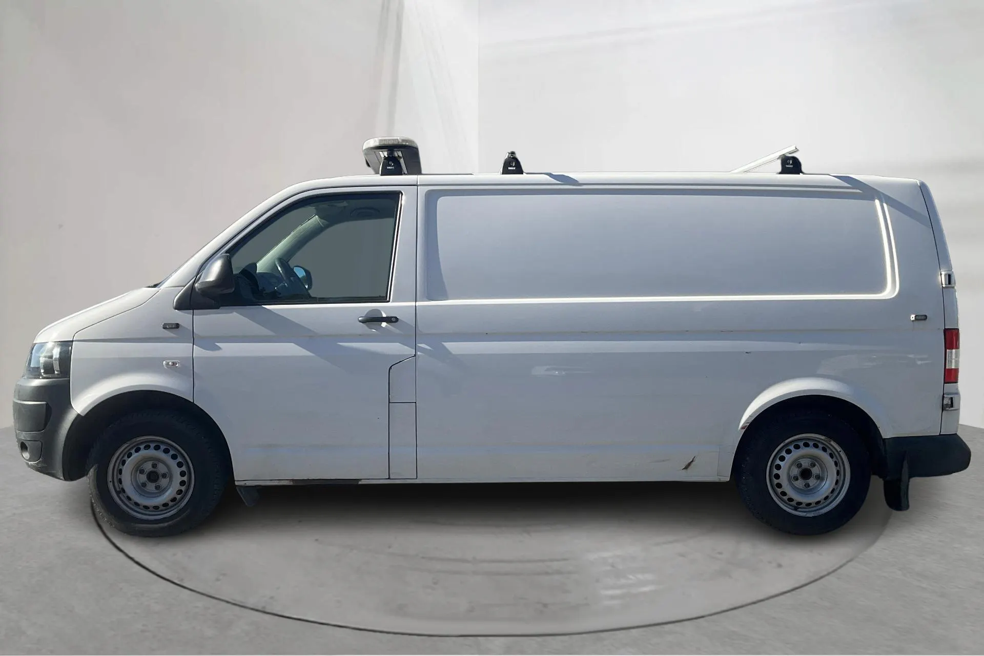 Presentationsfoto 2 av 16: VW Transporter T5 2.0 TDI (140hk) - 7 422 mil - Automat - vit - 2015