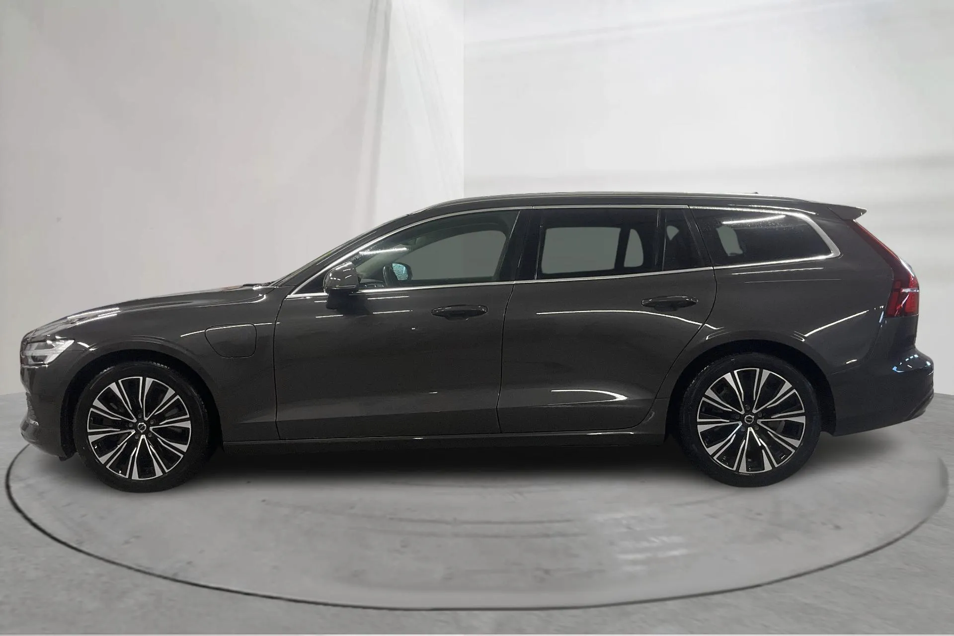 Presentation photo 2 of 28: Volvo V60 T6 AWD Recharge (350hk) - 115 800 km - Automatic - gray - 2023