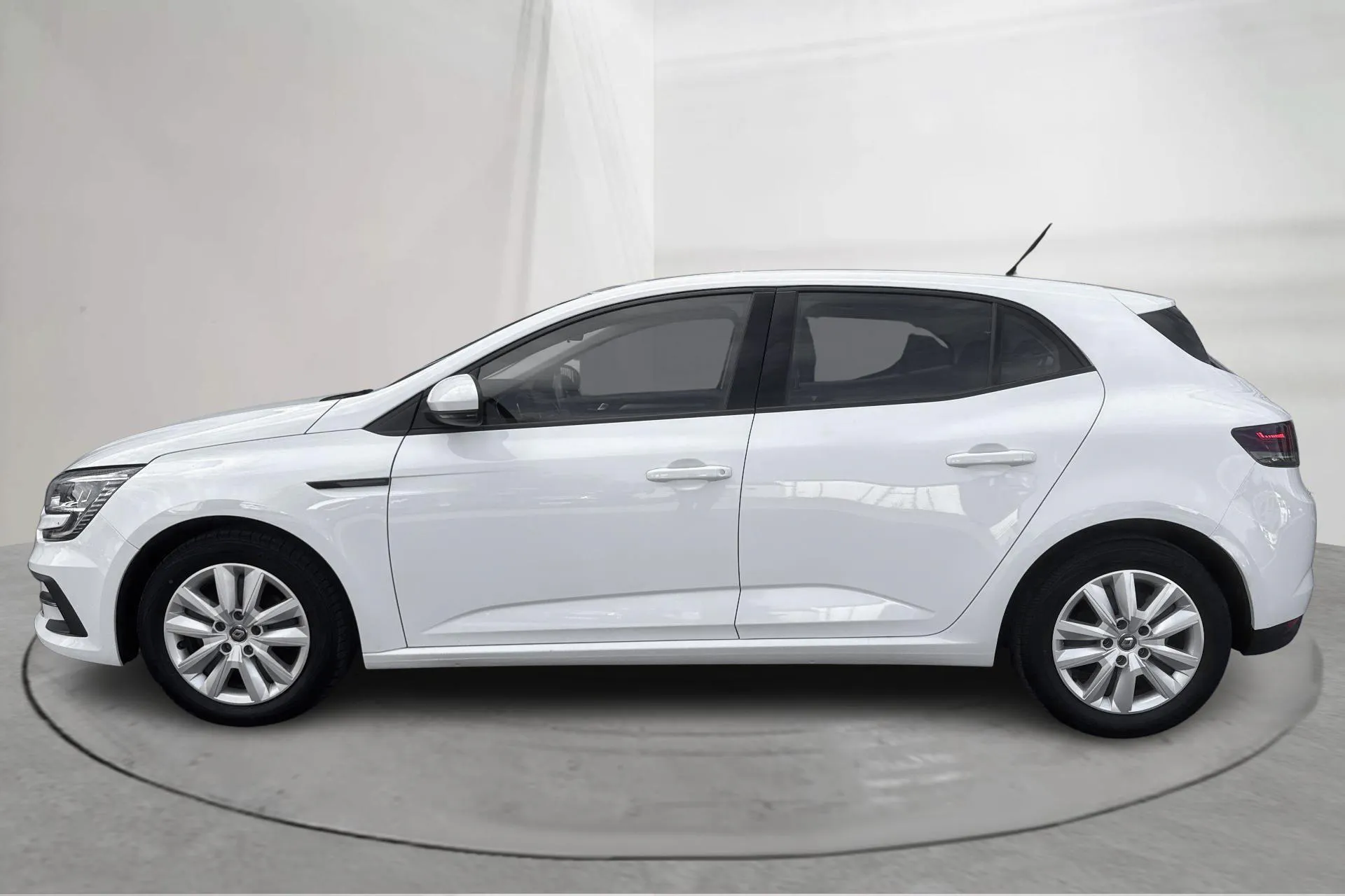 Presentationsfoto 2 av 13: Renault Mégane 1.5 dCi 5dr (115hk) - 8 572 mil - Automat - vit - 2023