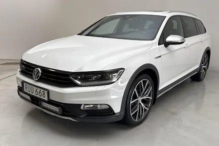 Volkswagen Passat 2017 — авто из Европы под ключ