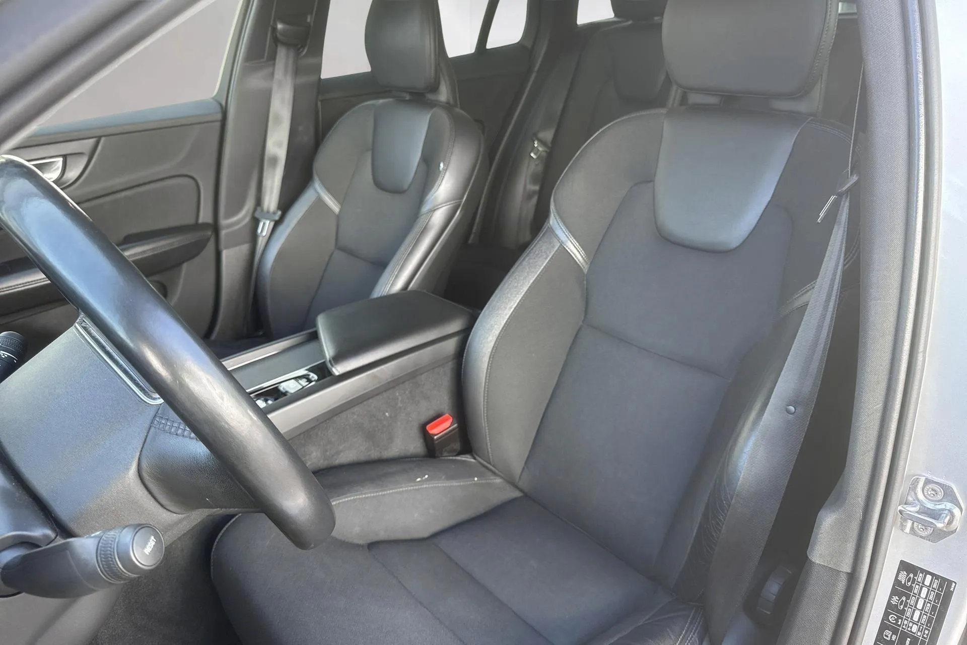 Presentation photo 16 of 16: Volvo V60 T5 (250hk) - 168 040 km - Automatic - silver - 2019