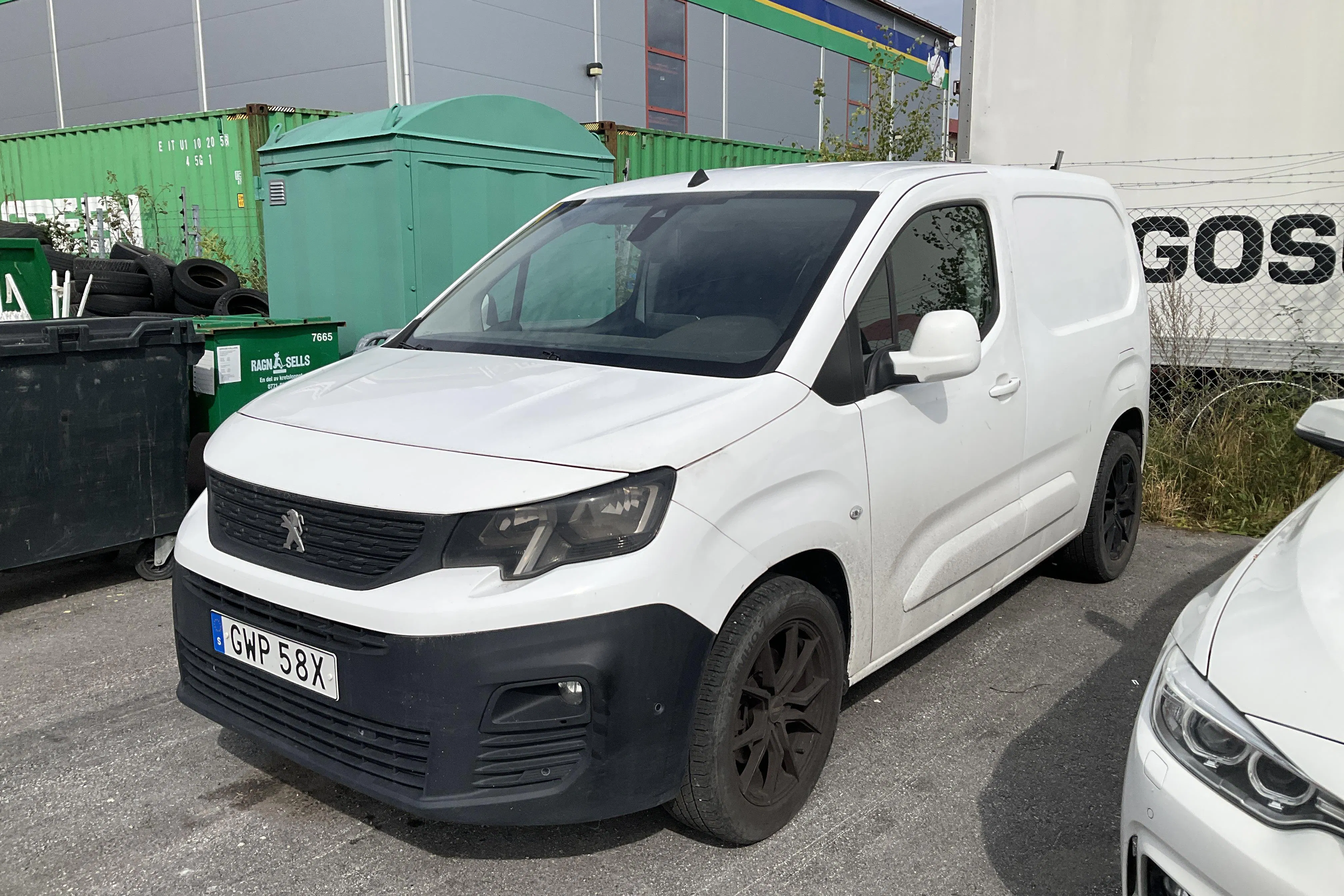 Presentation photo 1 of 12: Peugeot Partner 1.5 HDI Skåp (130hk) - 176 890 km - Automatic - white - 2019