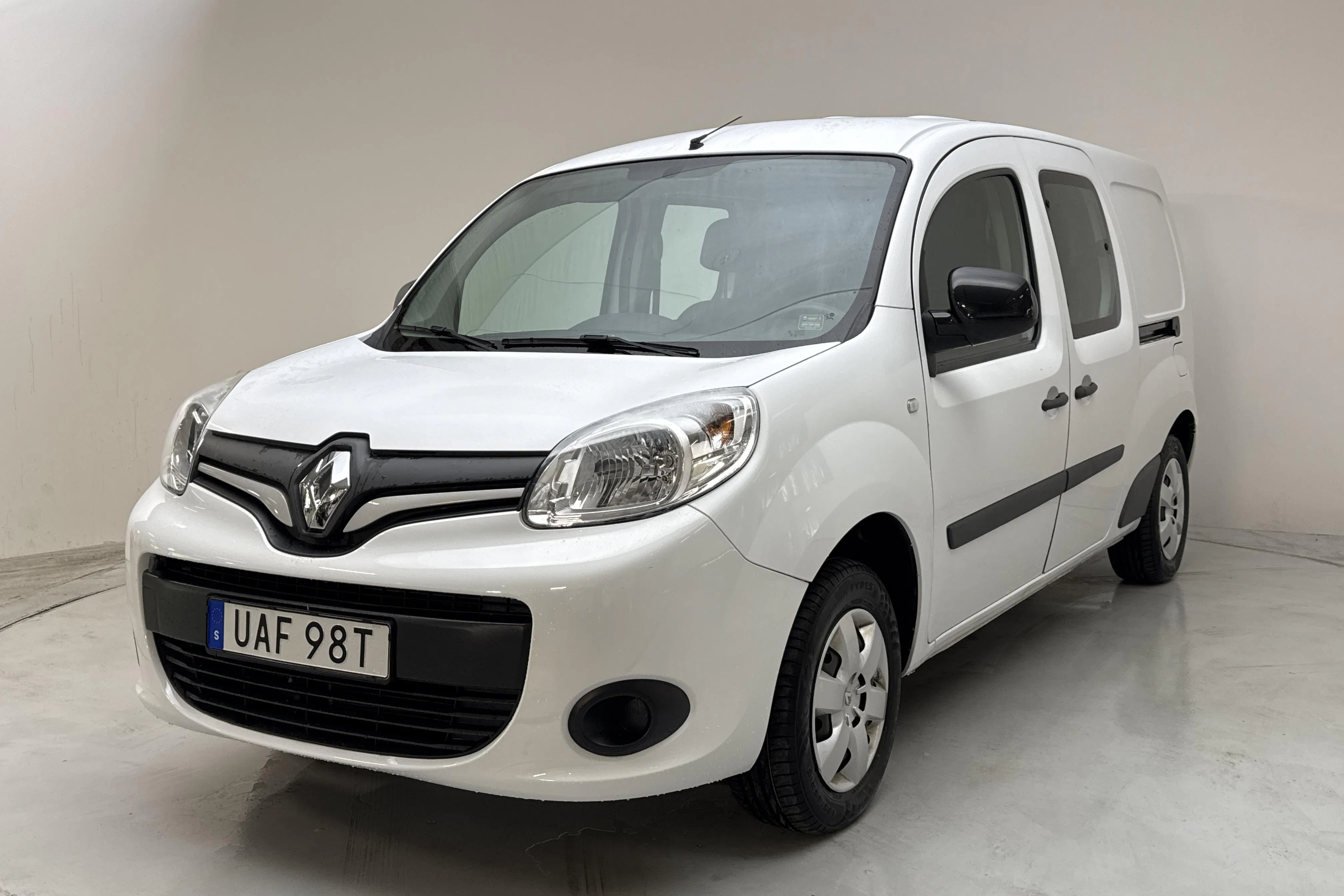 Presentationsfoto 1 av 12: Renault Kangoo 1.5 dCi Maxi skåp (90hk) - 5 366 mil - Automat - vit - 2019
