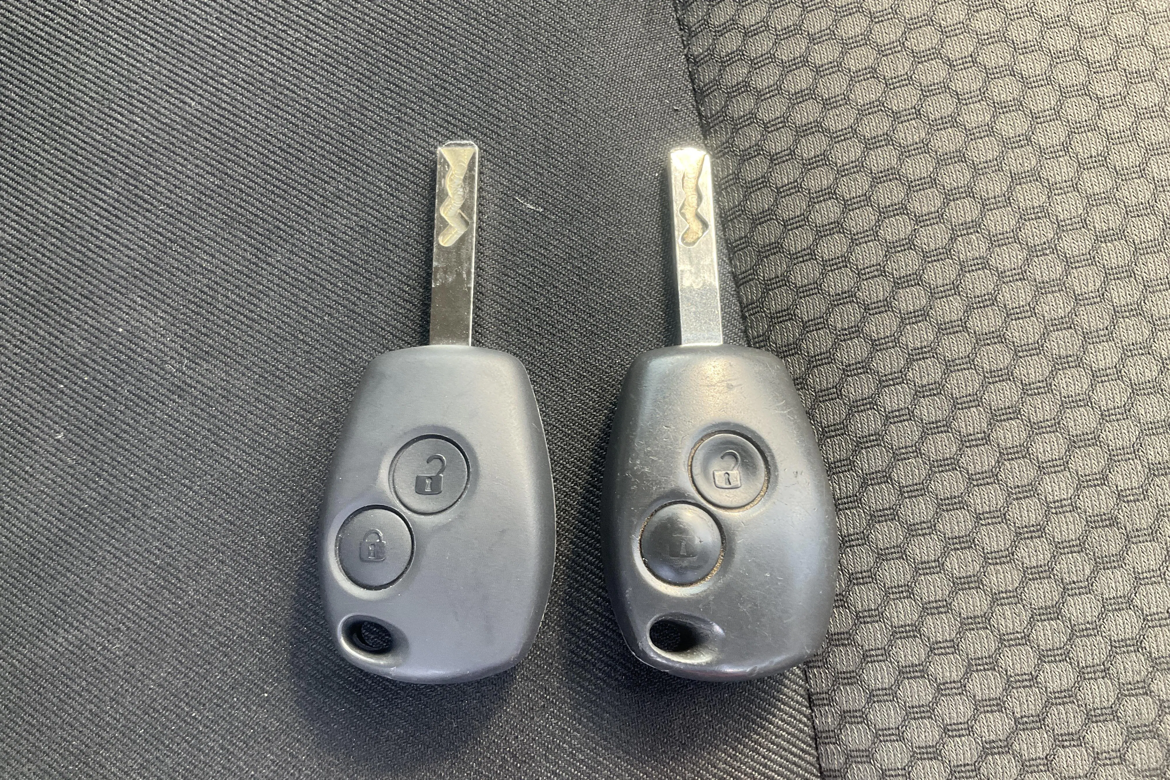 Presentationsfoto 13 av 13: Renault Kangoo 1.5 dCi Maxi skåp (90hk) - 8 051 mil - Automat - vit - 2019
