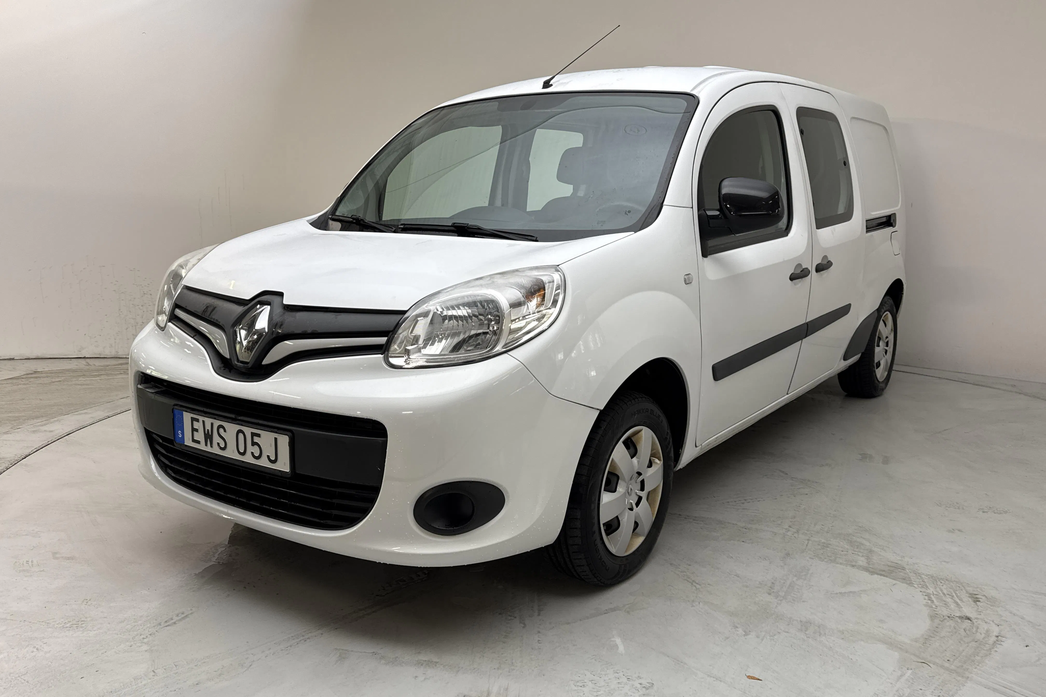 Presentationsfoto 1 av 13: Renault Kangoo 1.5 dCi Maxi skåp (90hk) - 8 051 mil - Automat - vit - 2019