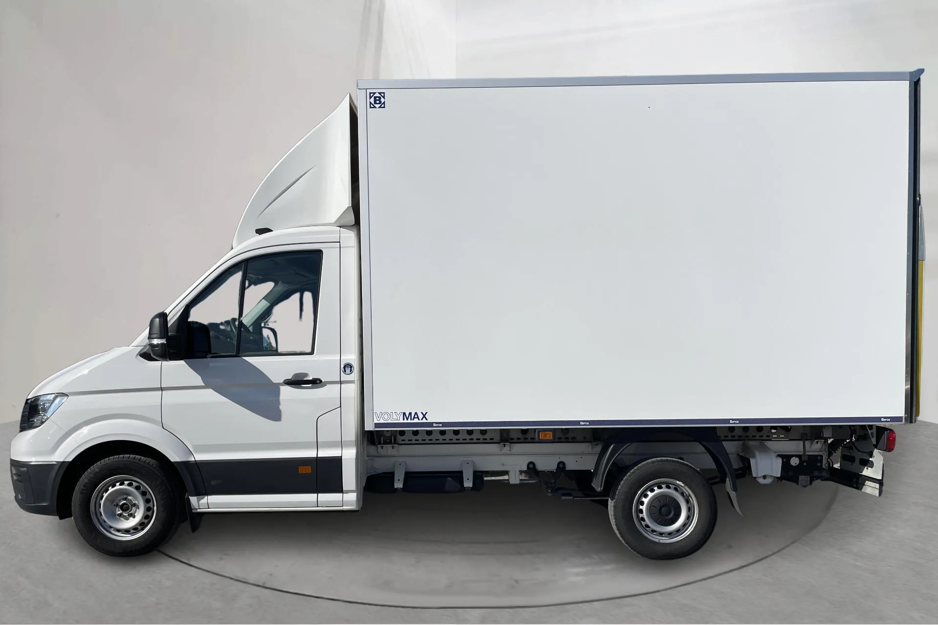 Presentationsfoto 2 av 22: VW Crafter 35 2.0 TDI Volymskåp (177hk) - 10 987 mil - Automat - vit - 2019