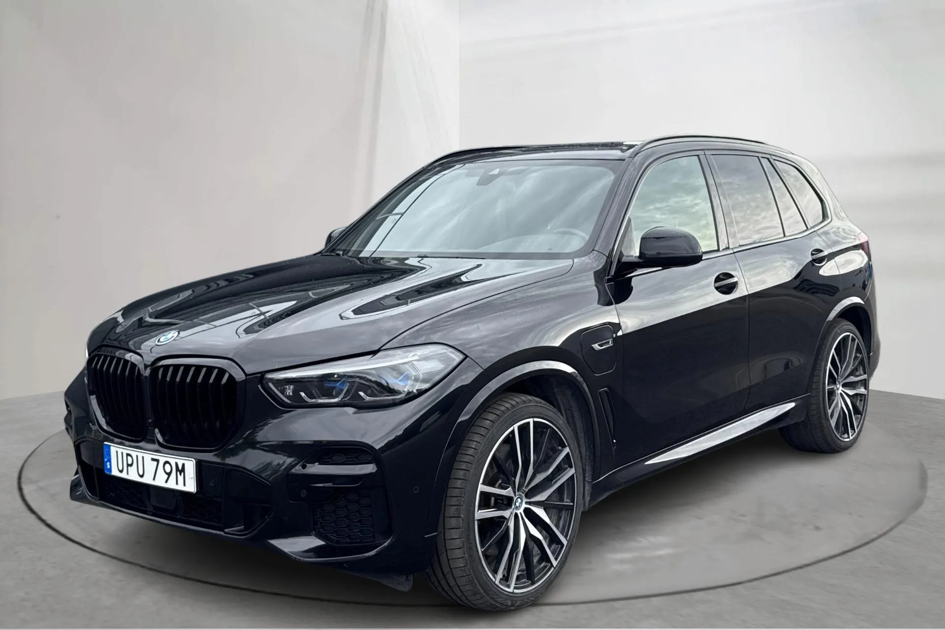 Presentationsfoto 1 av 18: BMW X5 xDrive45e, G05 (394hk) - 8 084 mil - Automat - svart - 2022