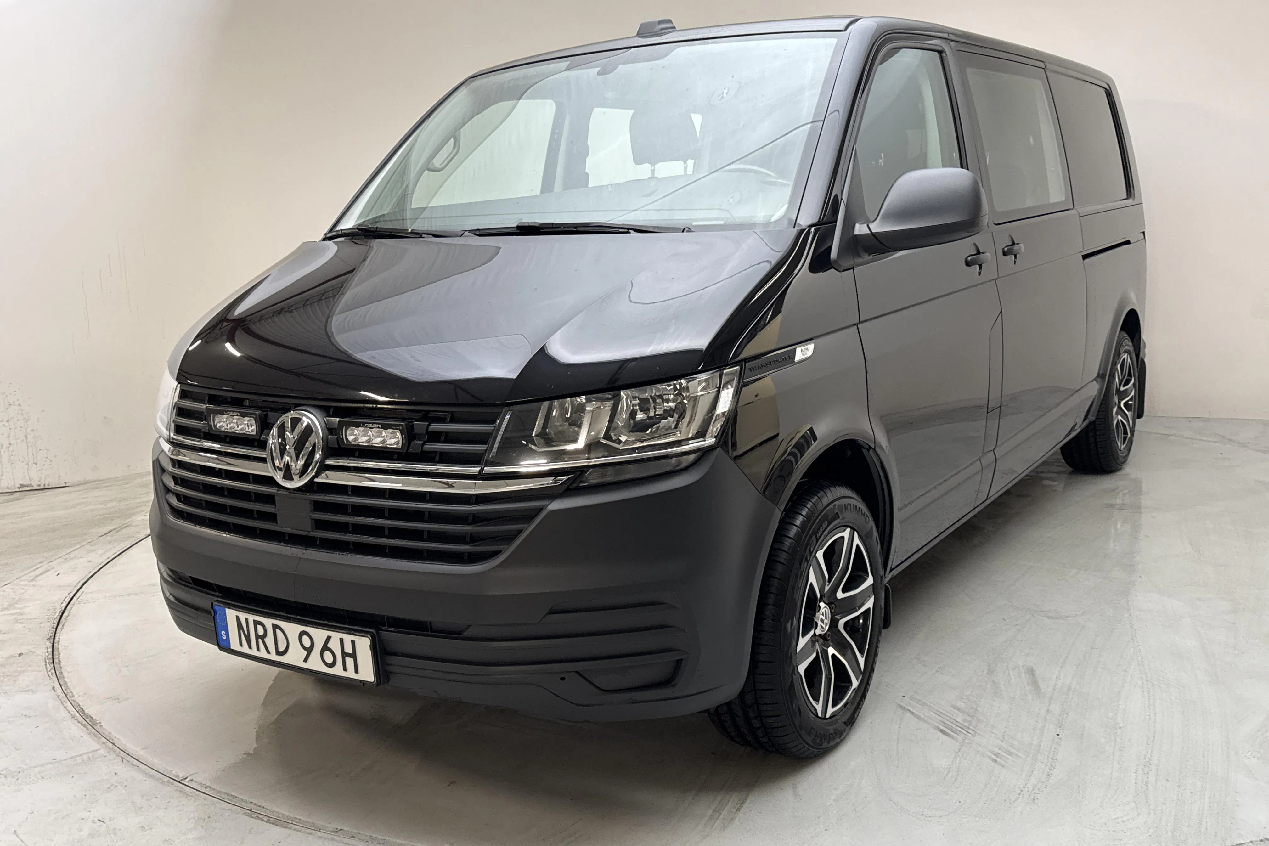 Presentation photo 1 of 13: VW Transporter T6.1 Skåp TDI (150hk) - 140 710 km - Automatic - black - 2023