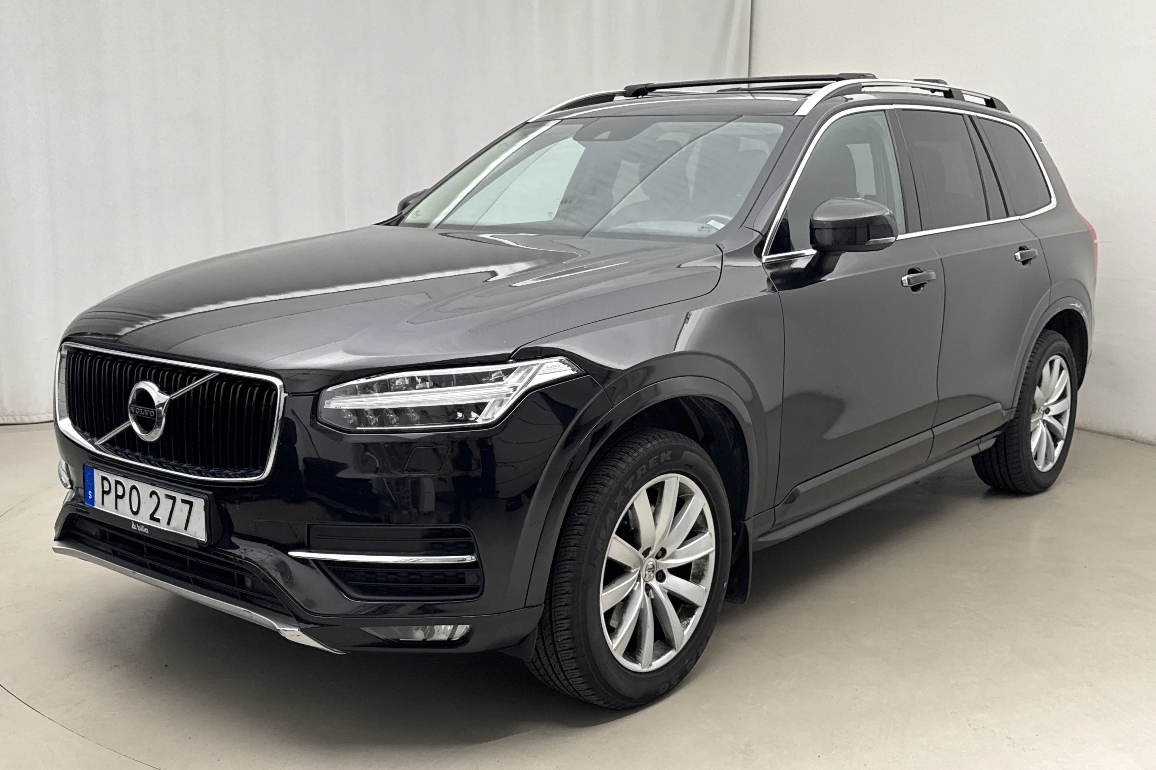 Presentationsfoto 1 av 17: Volvo XC90 T5 AWD (250hk) - 12 407 mil - Automat - svart - 2019