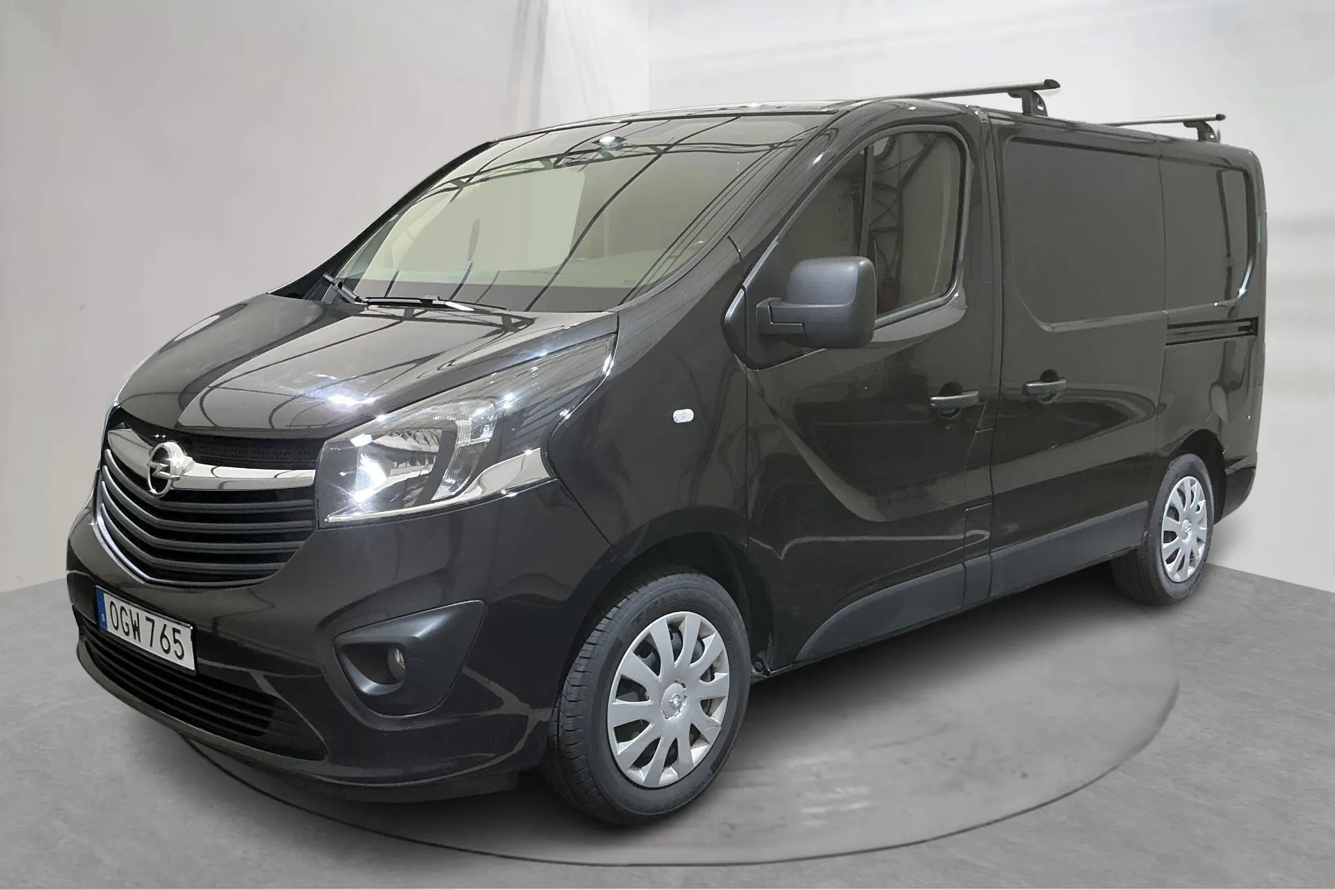 Presentationsfoto 1 av 16: Opel Vivaro 1.6 BITURBO (125hk) - 14 558 mil - Manuell - svart - 2018