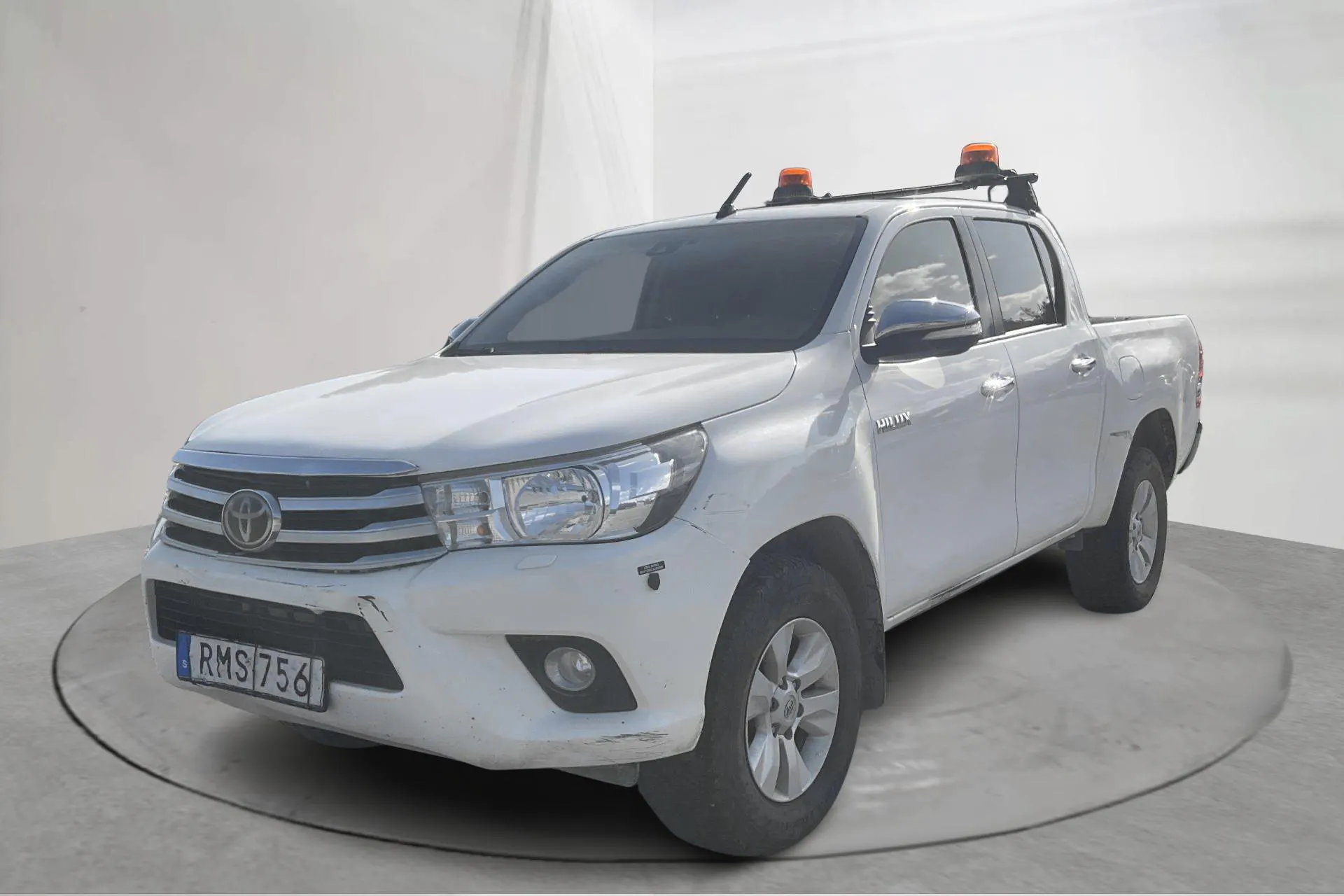 Presentationsfoto 1 av 14: Toyota Hilux 2.4 D 4WD (150hk) - 4 433 mil - Automat - vit - 2017