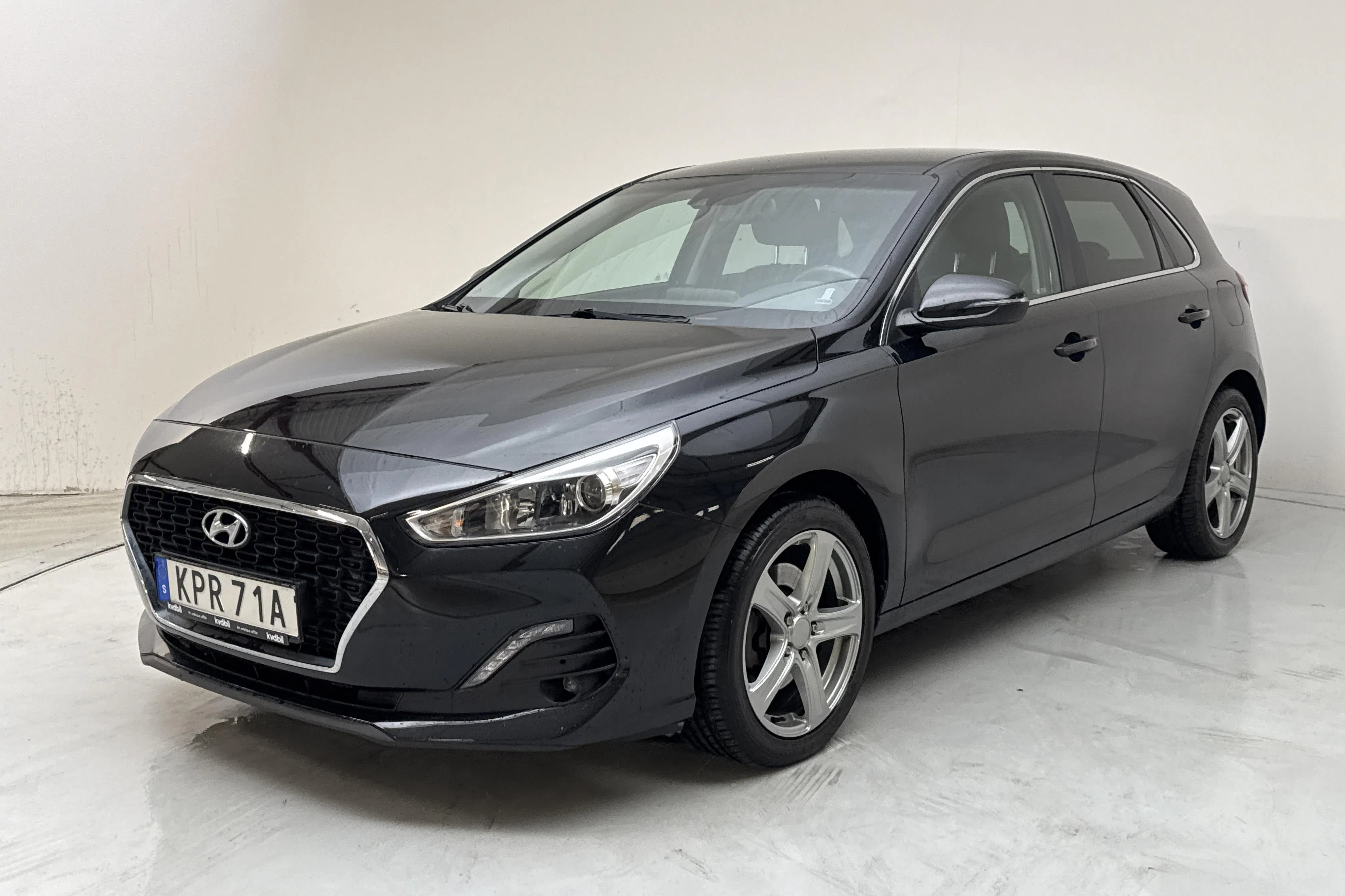 Presentationsfoto 1 av 15: Hyundai i30 1.0 T-GDi 5dr (120hk) - 7 691 mil - Manuell - svart - 2020