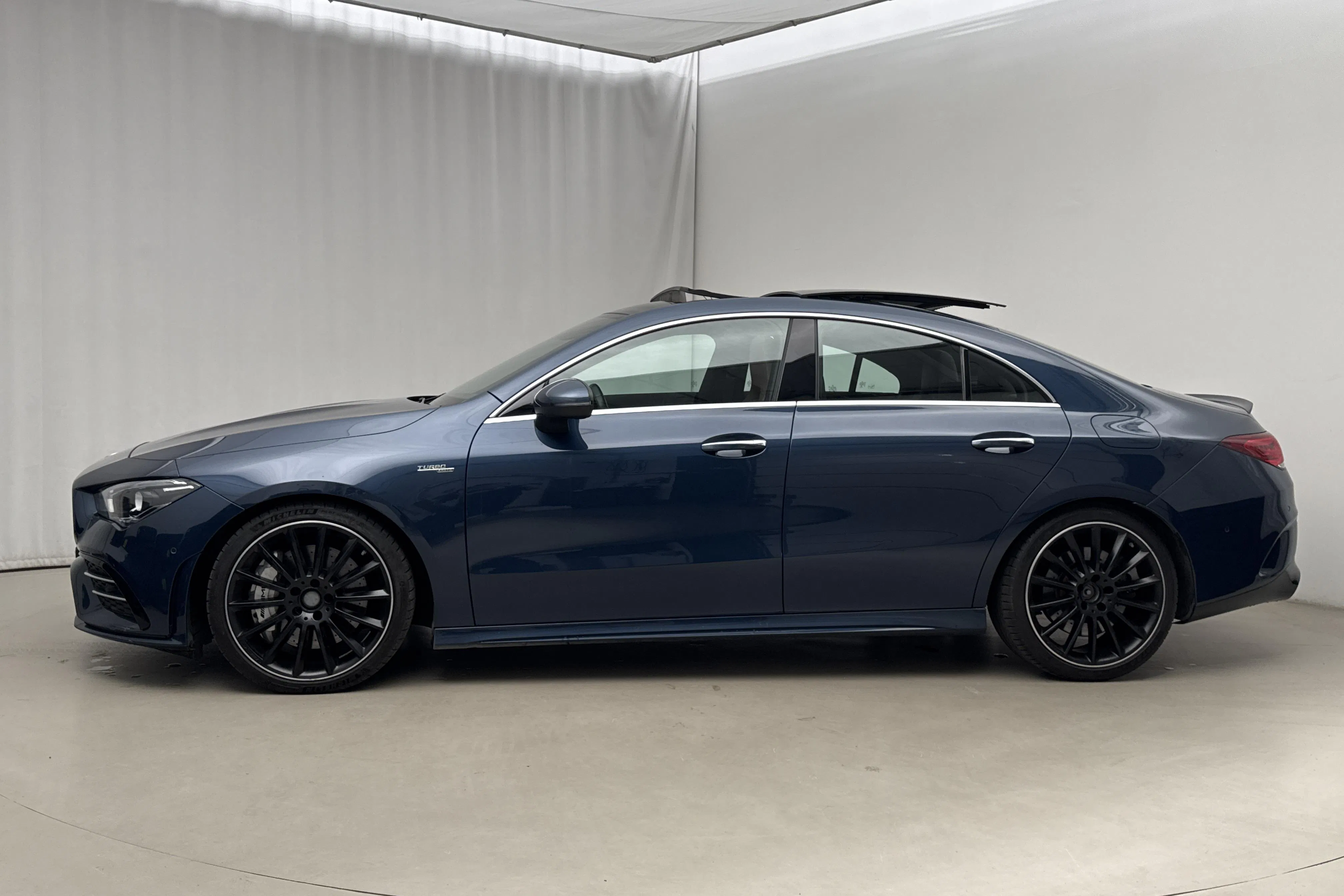 Presentation photo 2 of 23: Mercedes CLA 35 AMG 4MATIC Coupé C118 (306hk) - 104 580 km - Automatic - blue - 2021