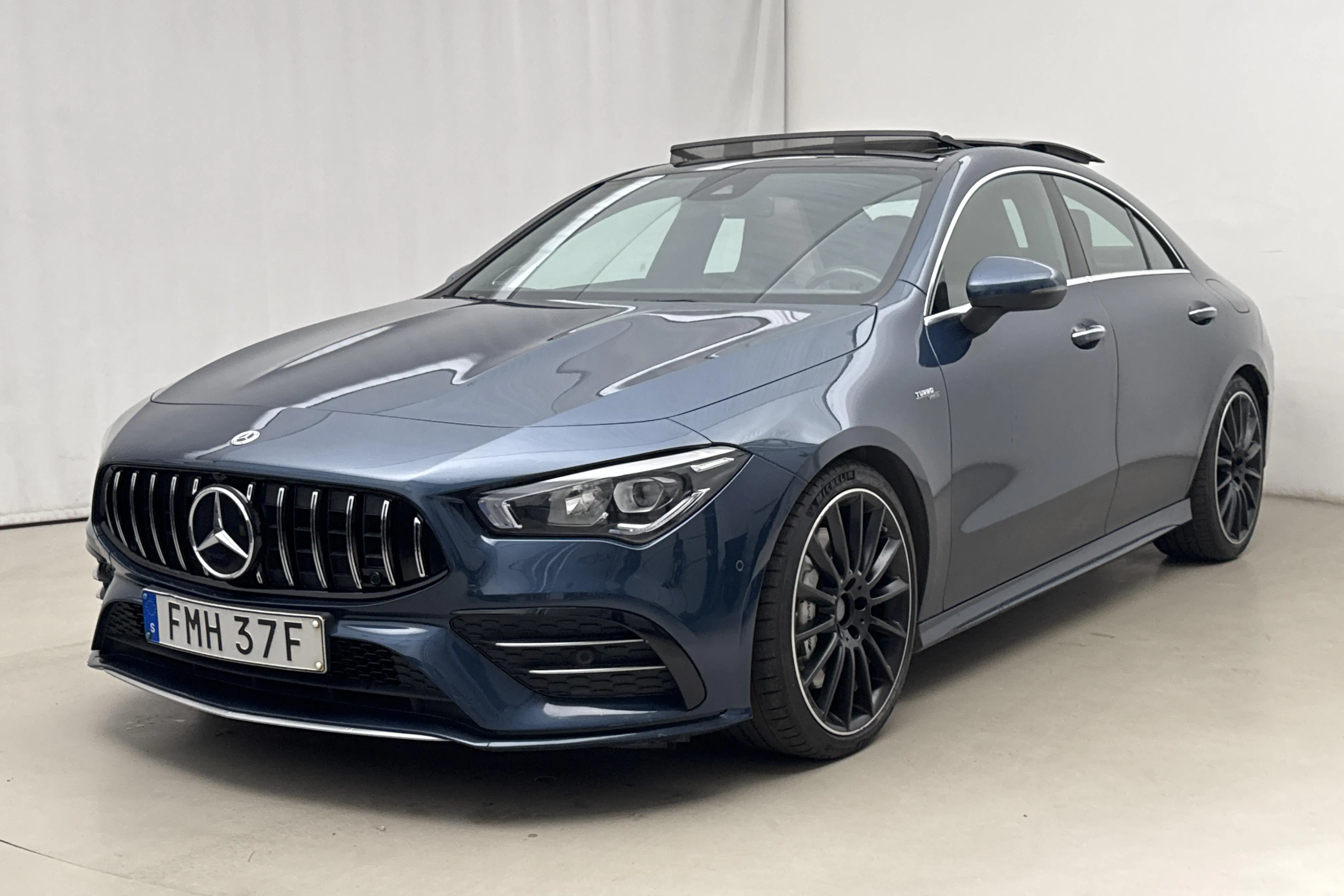 Presentation photo 1 of 23: Mercedes CLA 35 AMG 4MATIC Coupé C118 (306hk) - 104 580 km - Automatic - blue - 2021
