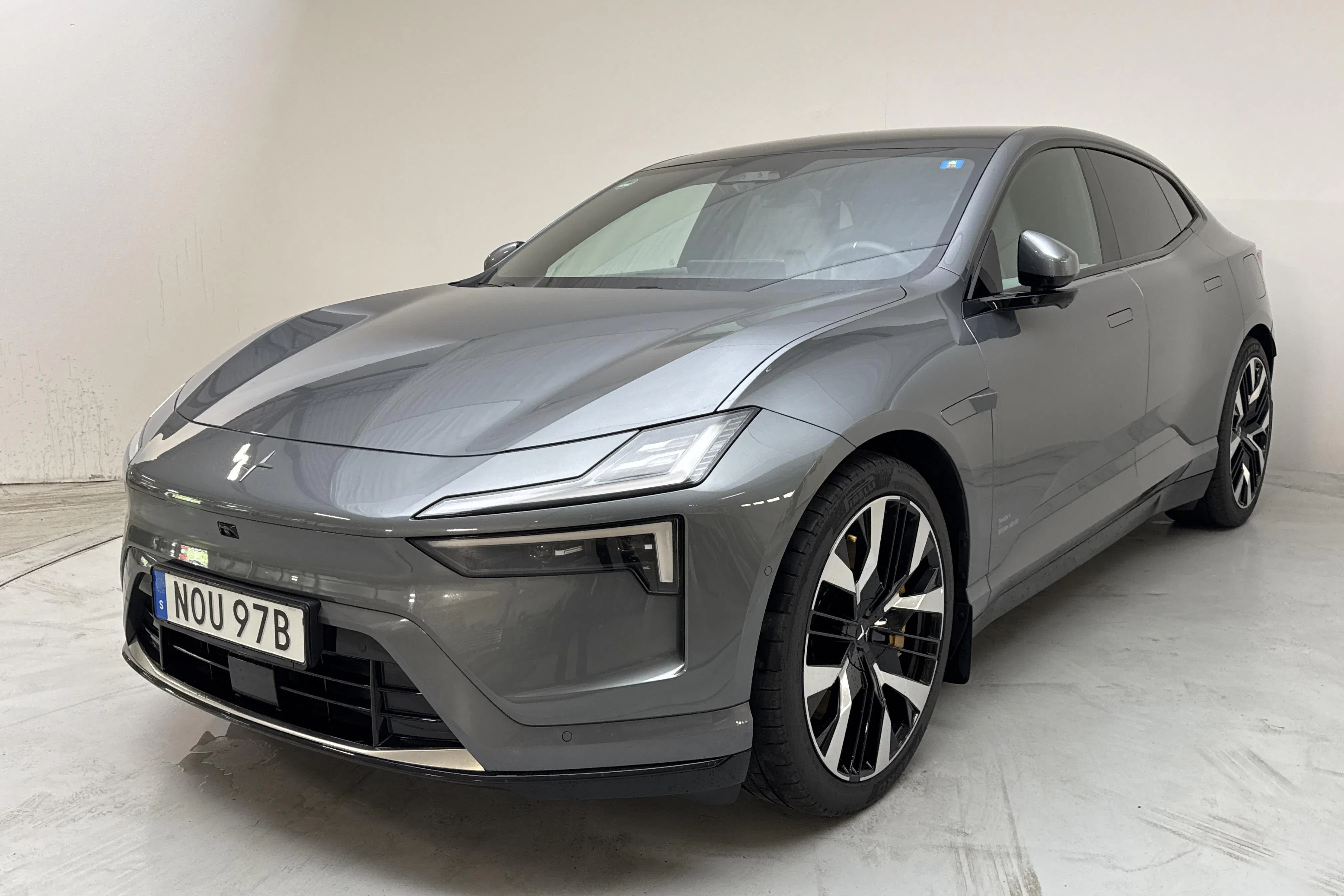 Presentation photo 1 of 21: Polestar 4 Long range Dual motor (544hk) - 71 000 km - Automatic - dark grey - 2025