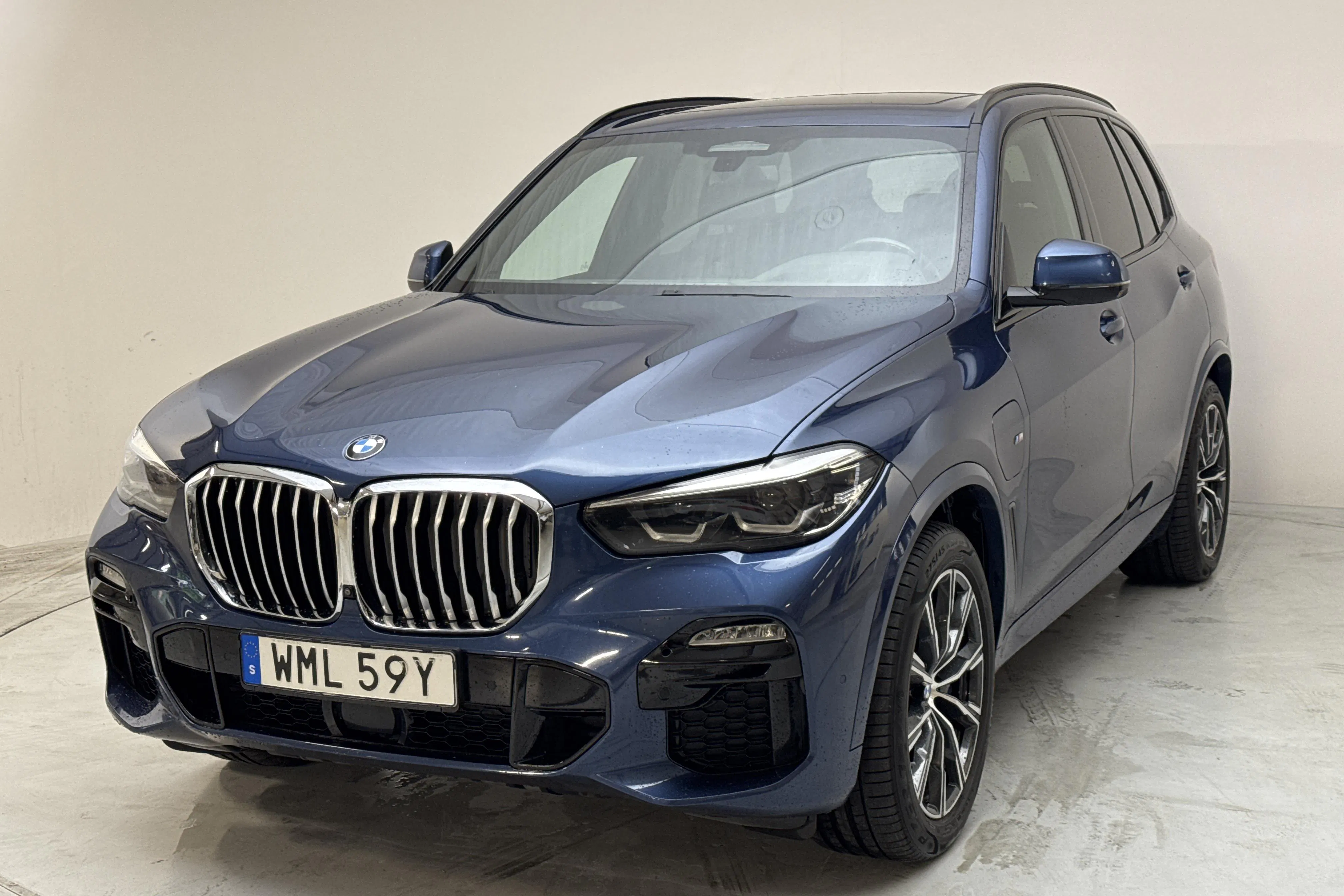 Presentation photo 1 of 16: BMW X5 xDrive45e, G05 (394hk) - 104 490 km - Automatic - blue - 2020