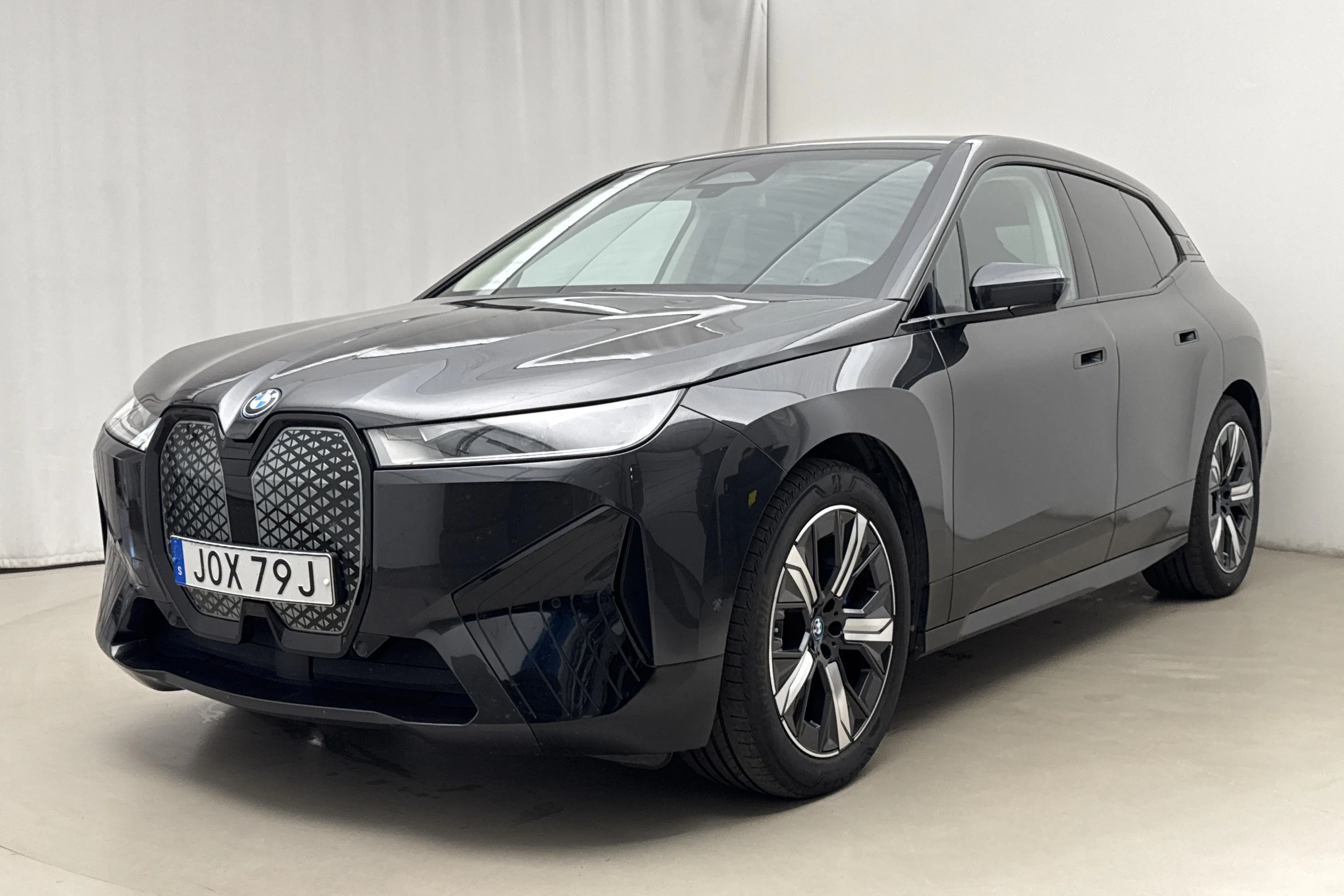 Presentation photo 1 of 23: BMW iX xDrive50, I20 (520hk) - 61 320 km - Automatic - gray - 2023