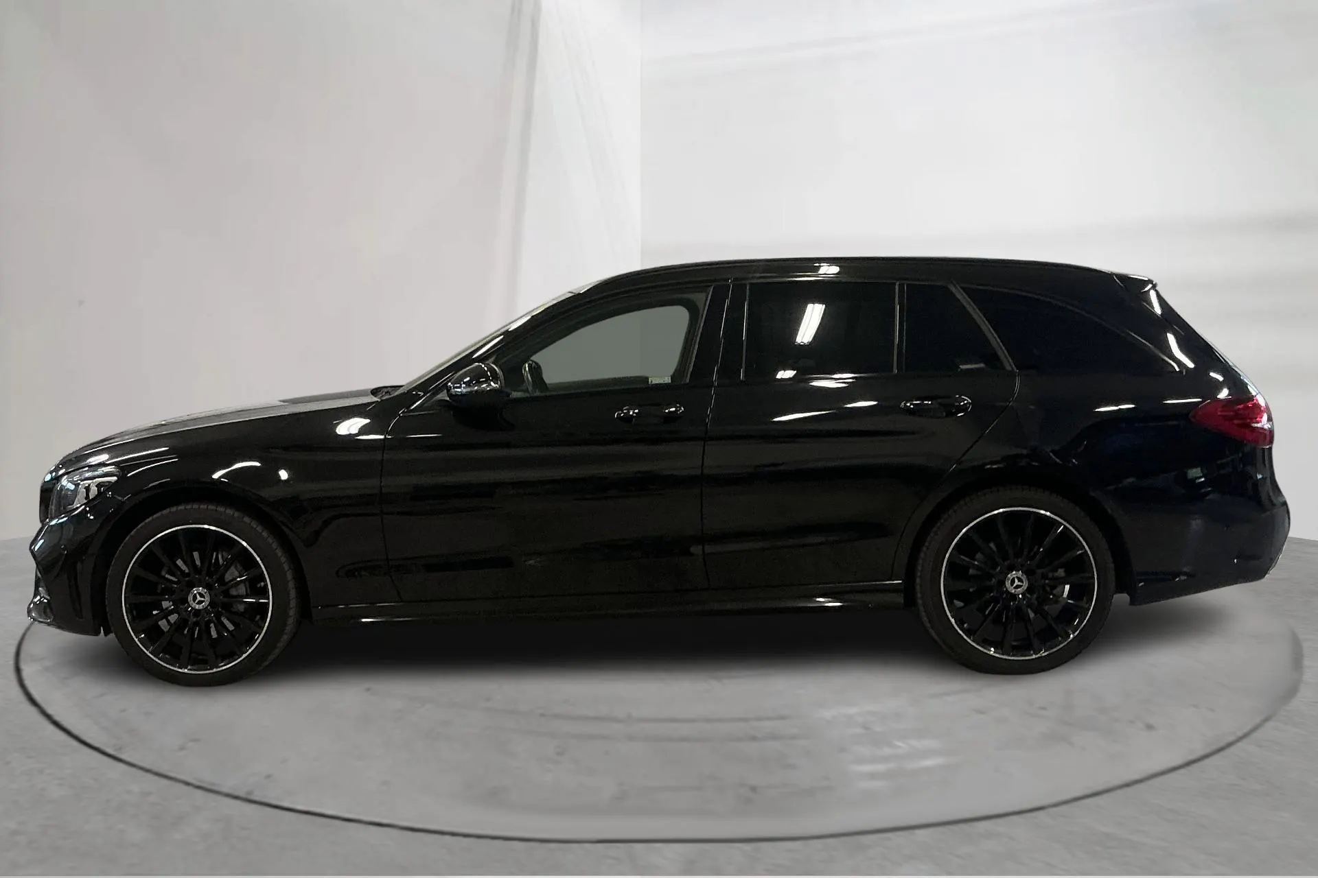 Presentation photo 2 of 17: Mercedes C 220 d 4MATIC Kombi S205 (194hk) - 94 160 km - Automatic - black - 2021