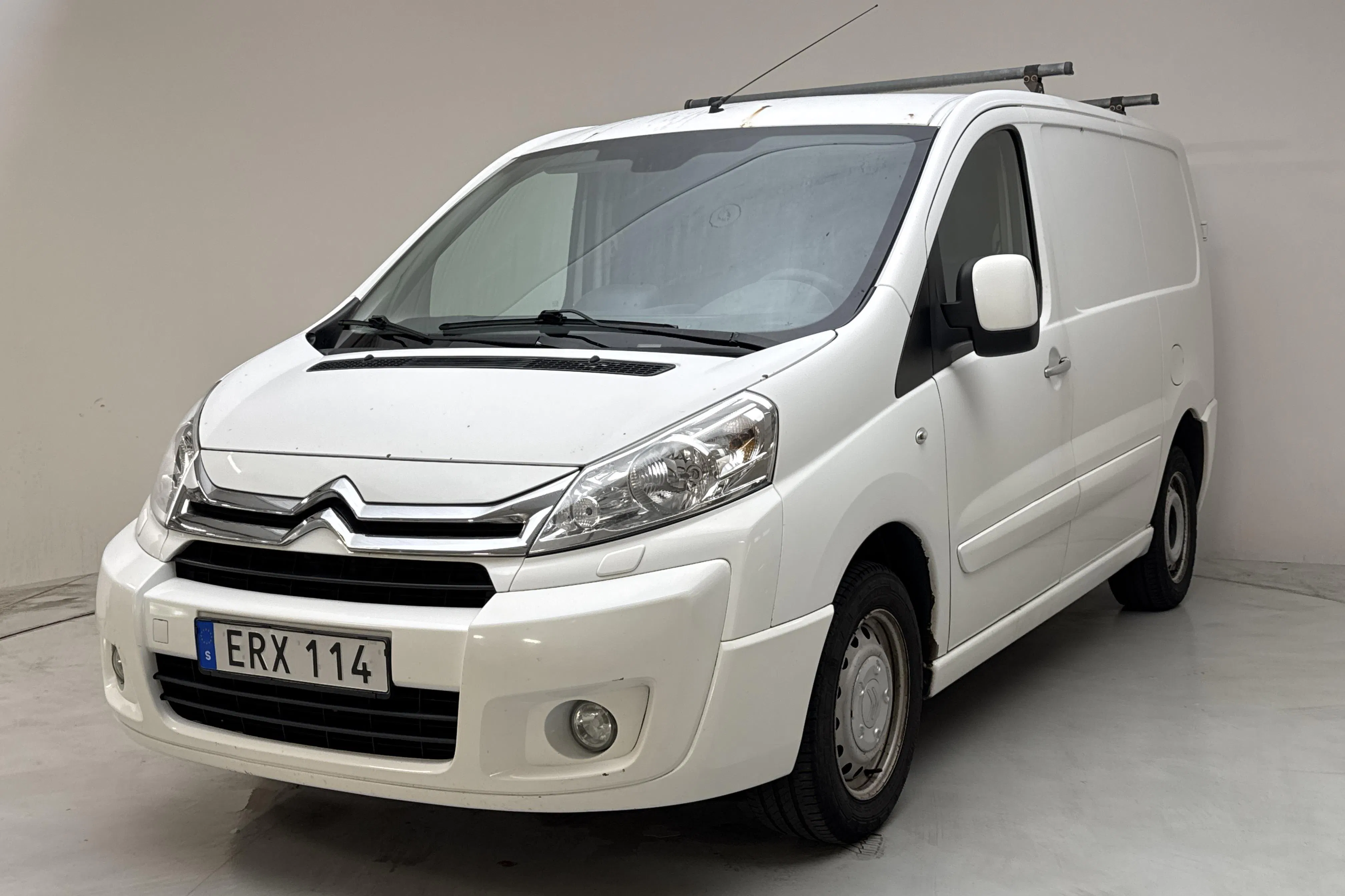 Presentationsfoto 1 av 13: Citroën Jumpy III 2.0 HDI Skåp (163hk) - 17 933 mil - Automat - vit - 2015
