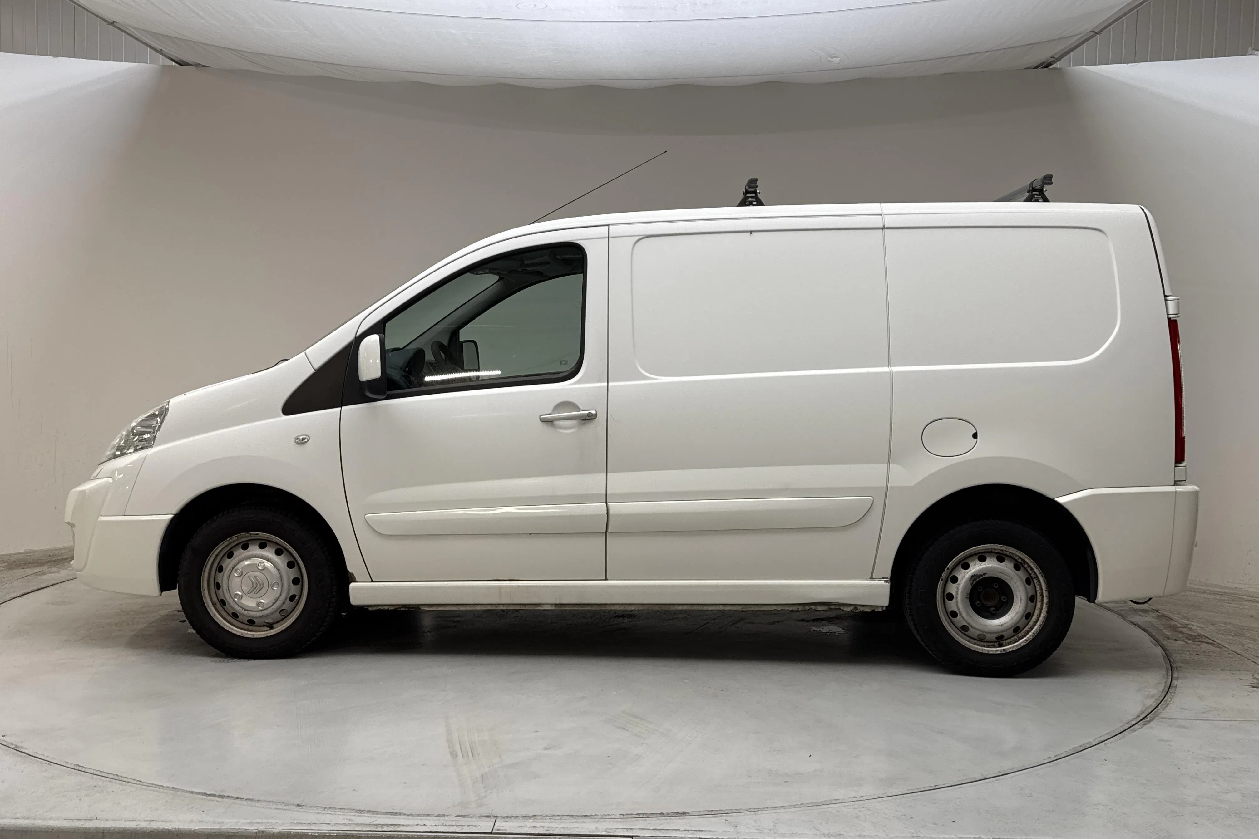 Presentationsfoto 2 av 13: Citroën Jumpy III 2.0 HDI Skåp (163hk) - 17 933 mil - Automat - vit - 2015