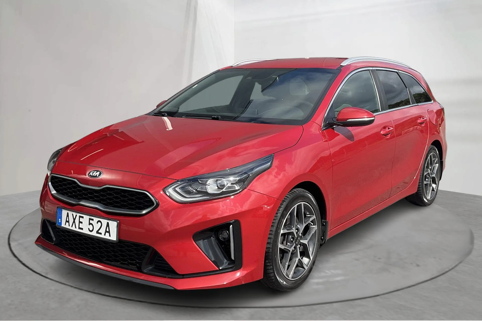 Presentation photo 1 of 18: KIA Ceed 1.4 T-GDi SW (140hk) - 121 860 km - Automatic - red - 2019