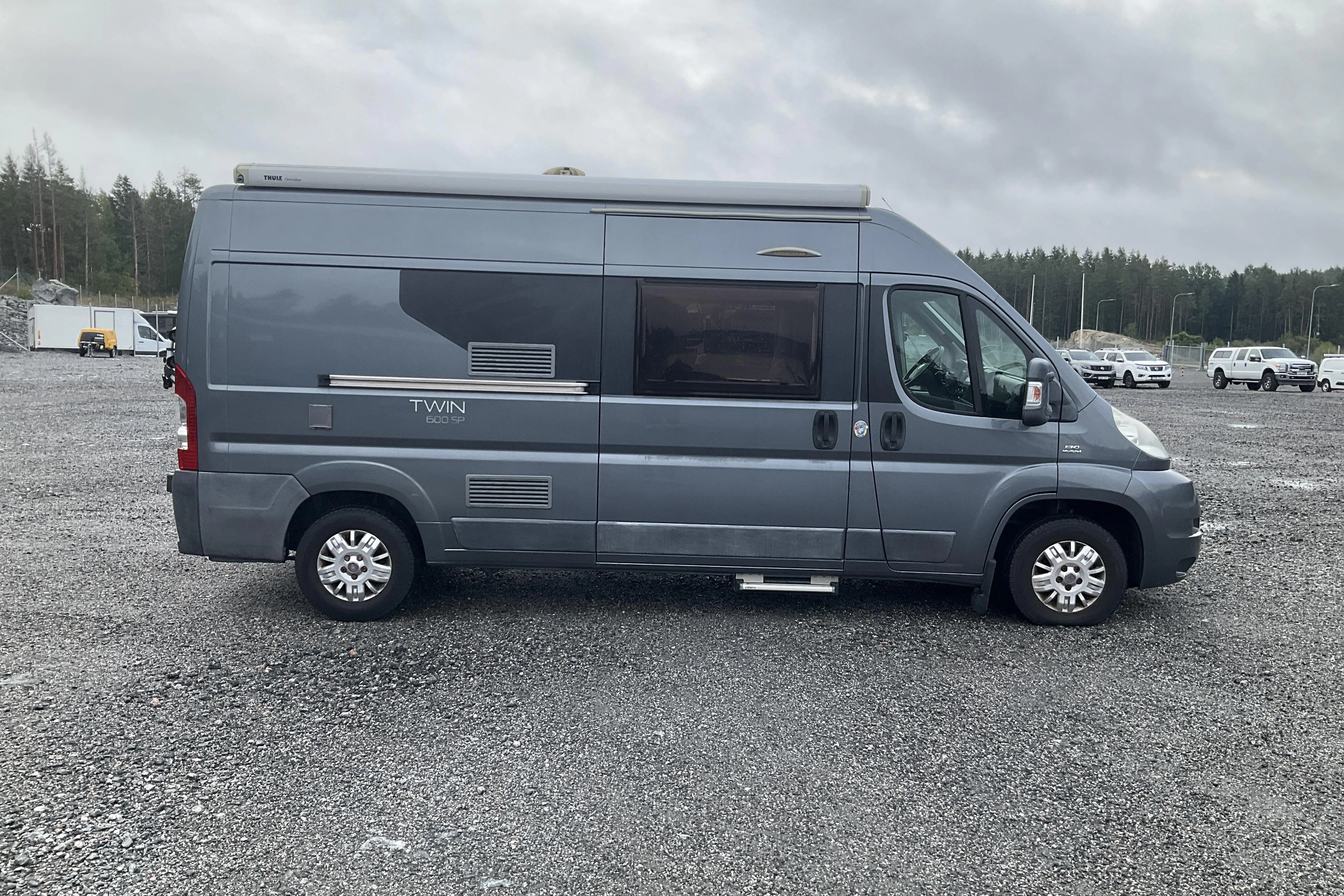 Presentationsfoto 2 av 50: FIAT ADRIA TWIN 600 SP Campingbil - 5 851 mil - Manuell - grå - 2013