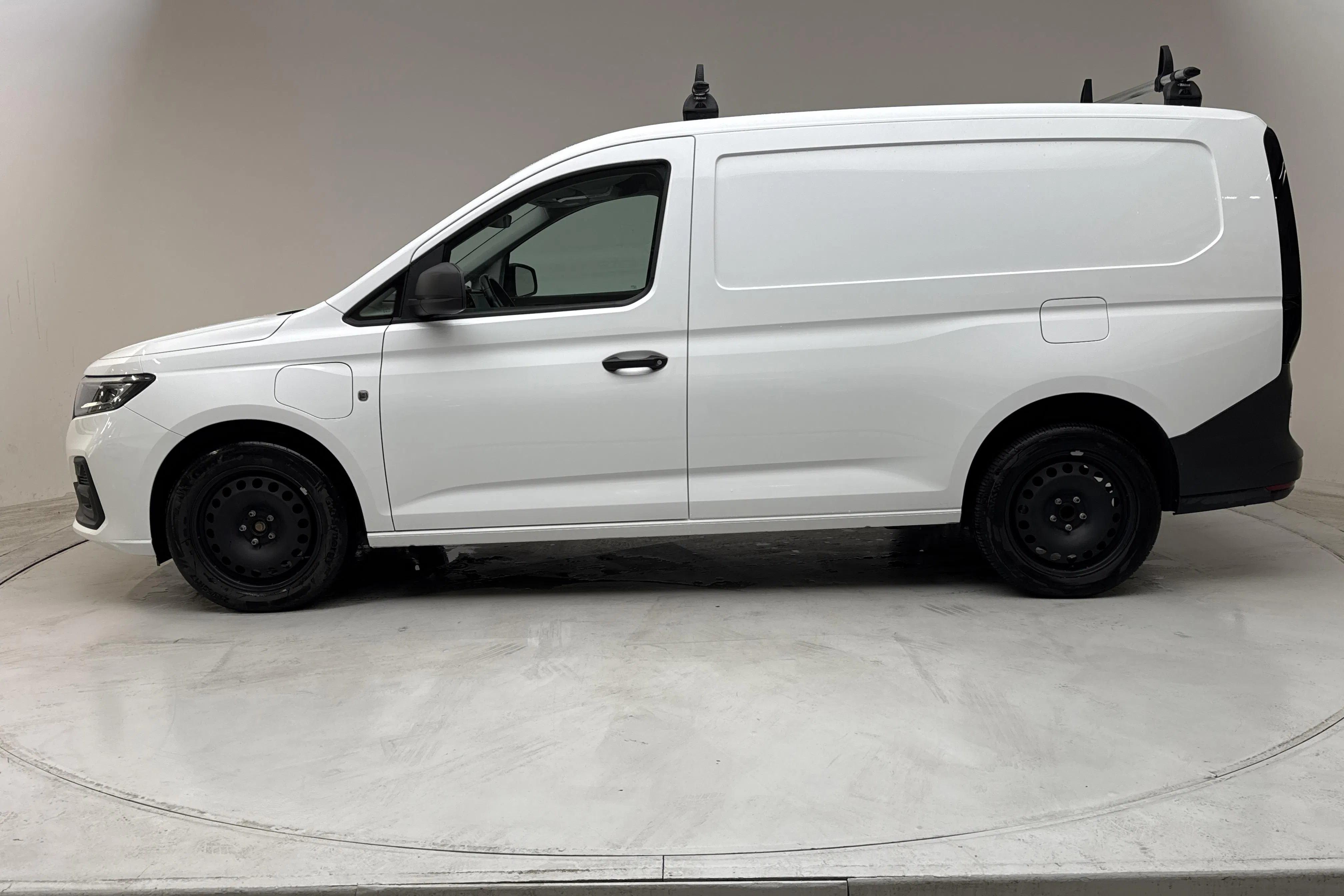 Presentationsfoto 2 av 13: Ford Transit Connect 1.5 EcoBoost PHEV (150hk) - 3 042 mil - Automat - vit - 2025