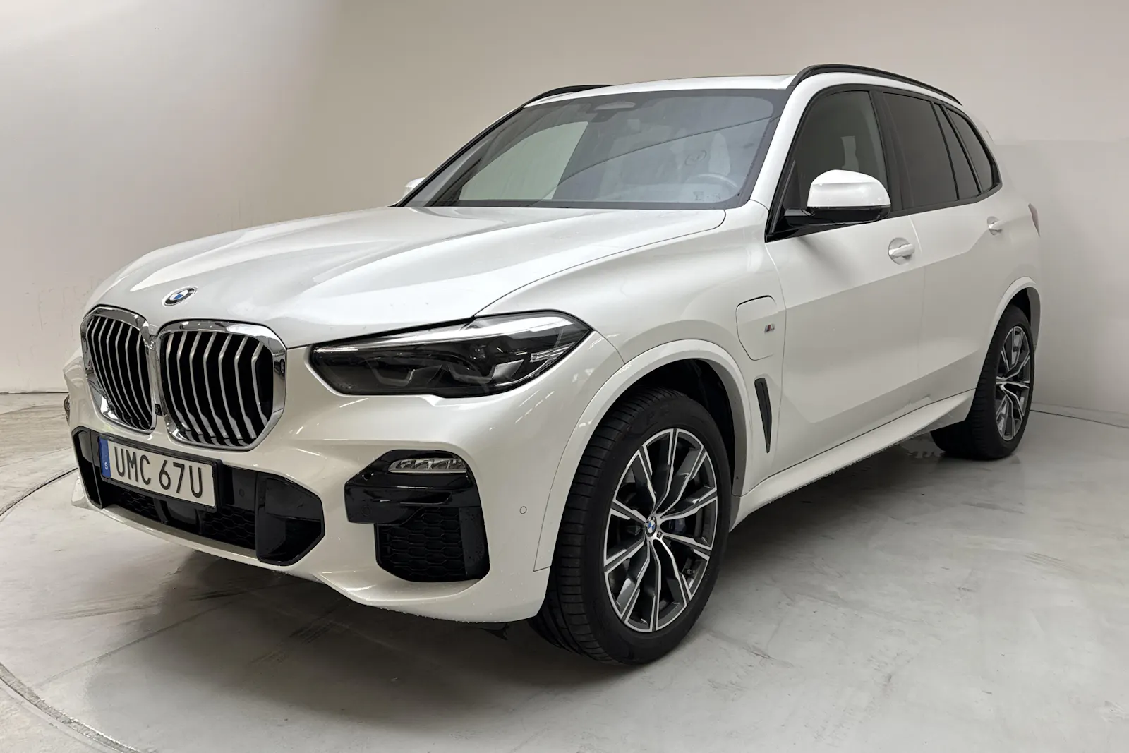BMW X5 xDrive45e, G05 286 hp