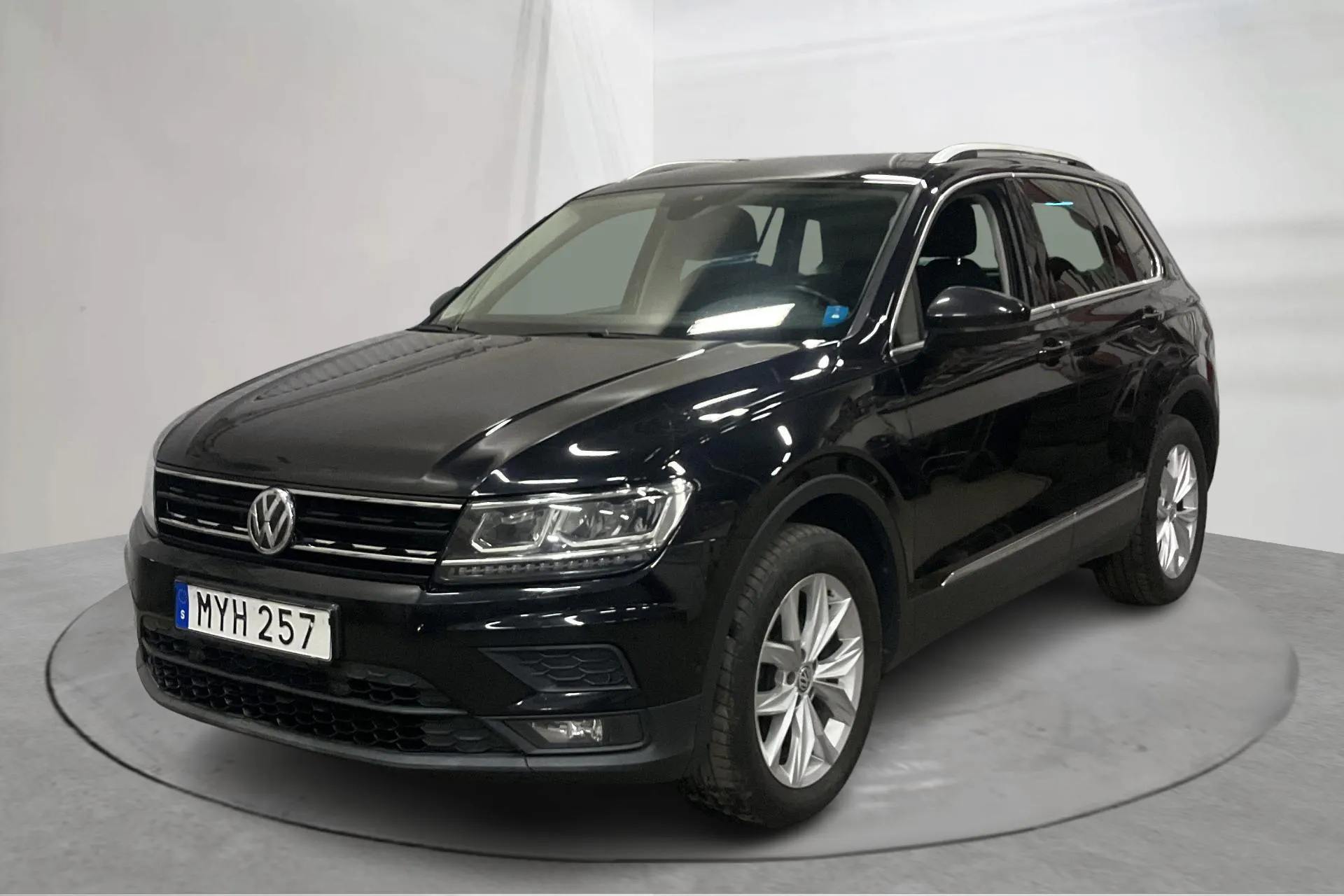 Presentation photo 1 of 16: VW Tiguan 2.0 TDI 4MOTION (150hk) - 166 880 km - Automatic - black - 2019