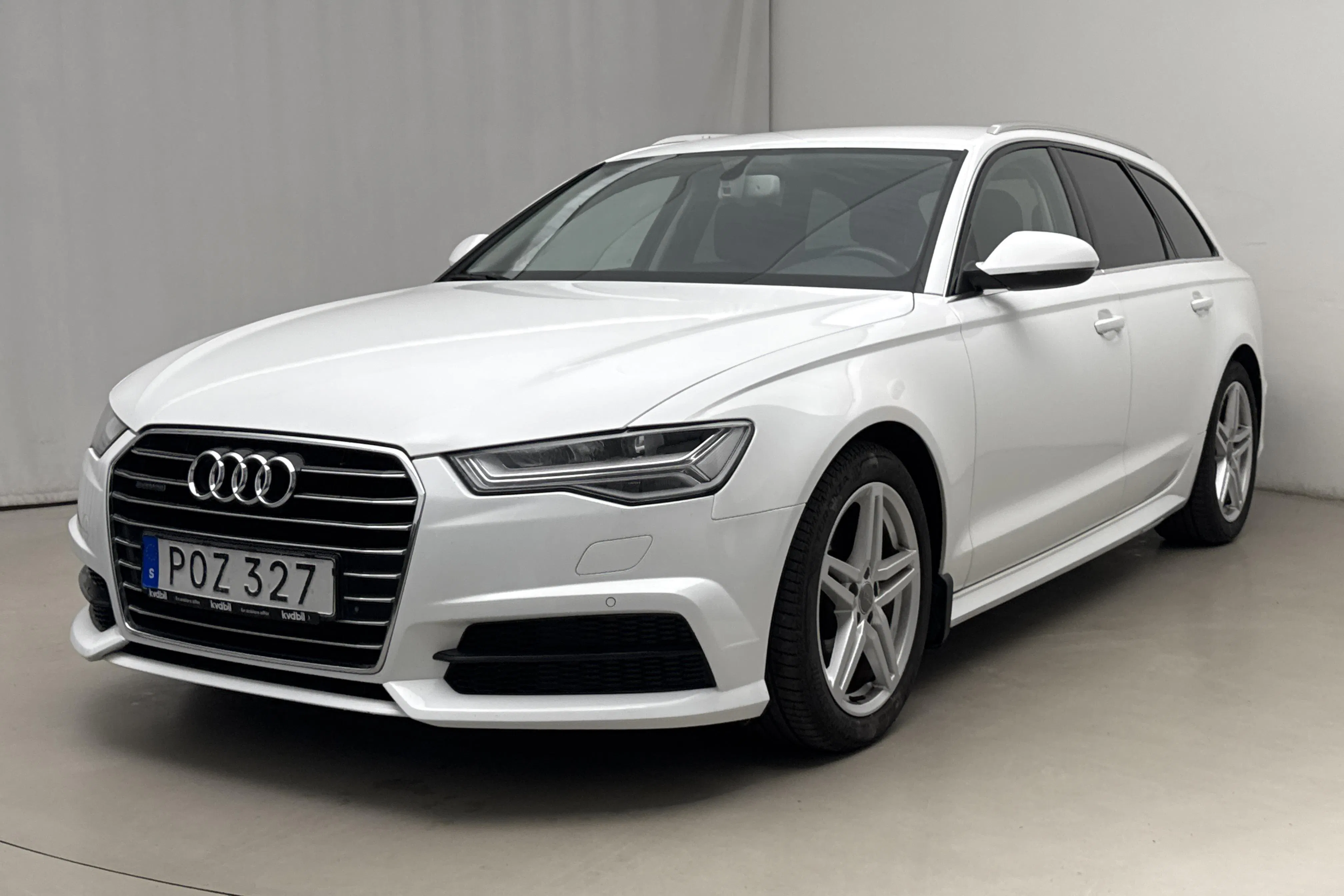 Presentationsfoto 1 av 18: Audi A6 2.0 TDI Avant quattro (190hk) - 16 607 mil - Automat - vit - 2018