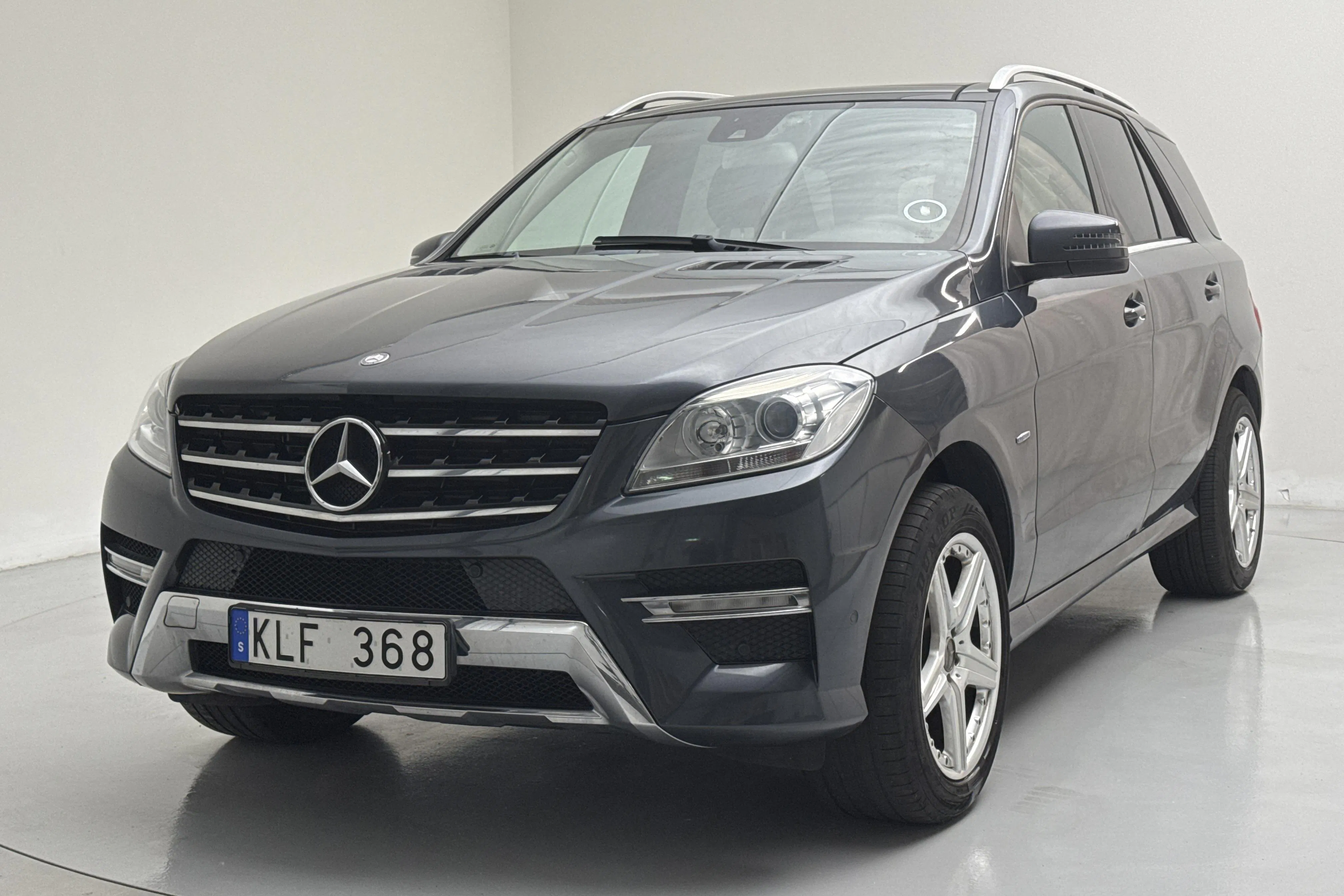 Presentationsfoto 1 av 17: Mercedes ML 350 CDI BlueTEC W166 (258hk) - 13 182 mil - Automat - Mörkgrå - 2012