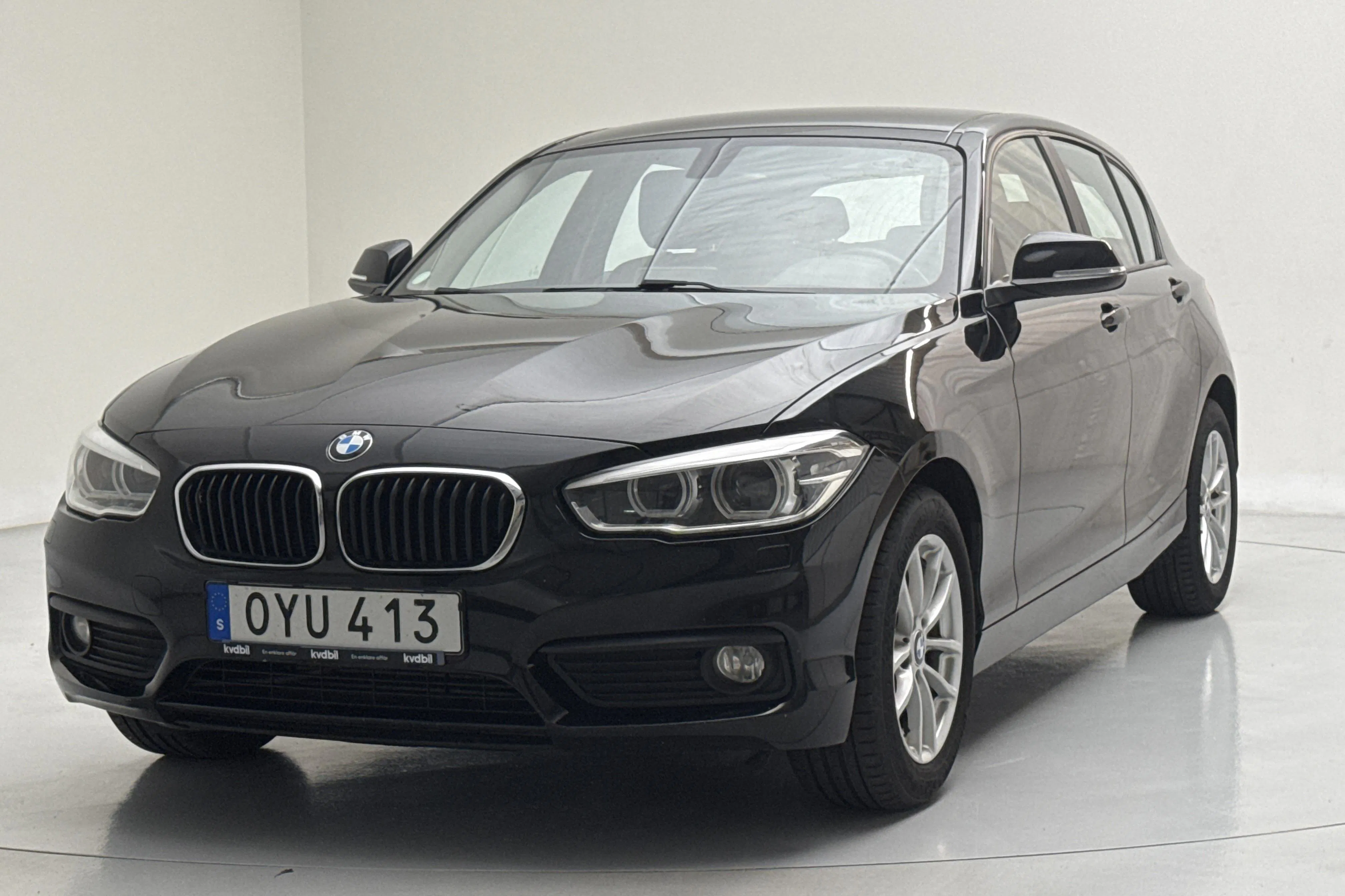 Presentationsfoto 1 av 12: BMW 116d 5dr, F20 (116hk) - 15 568 mil - Manuell - svart - 2016