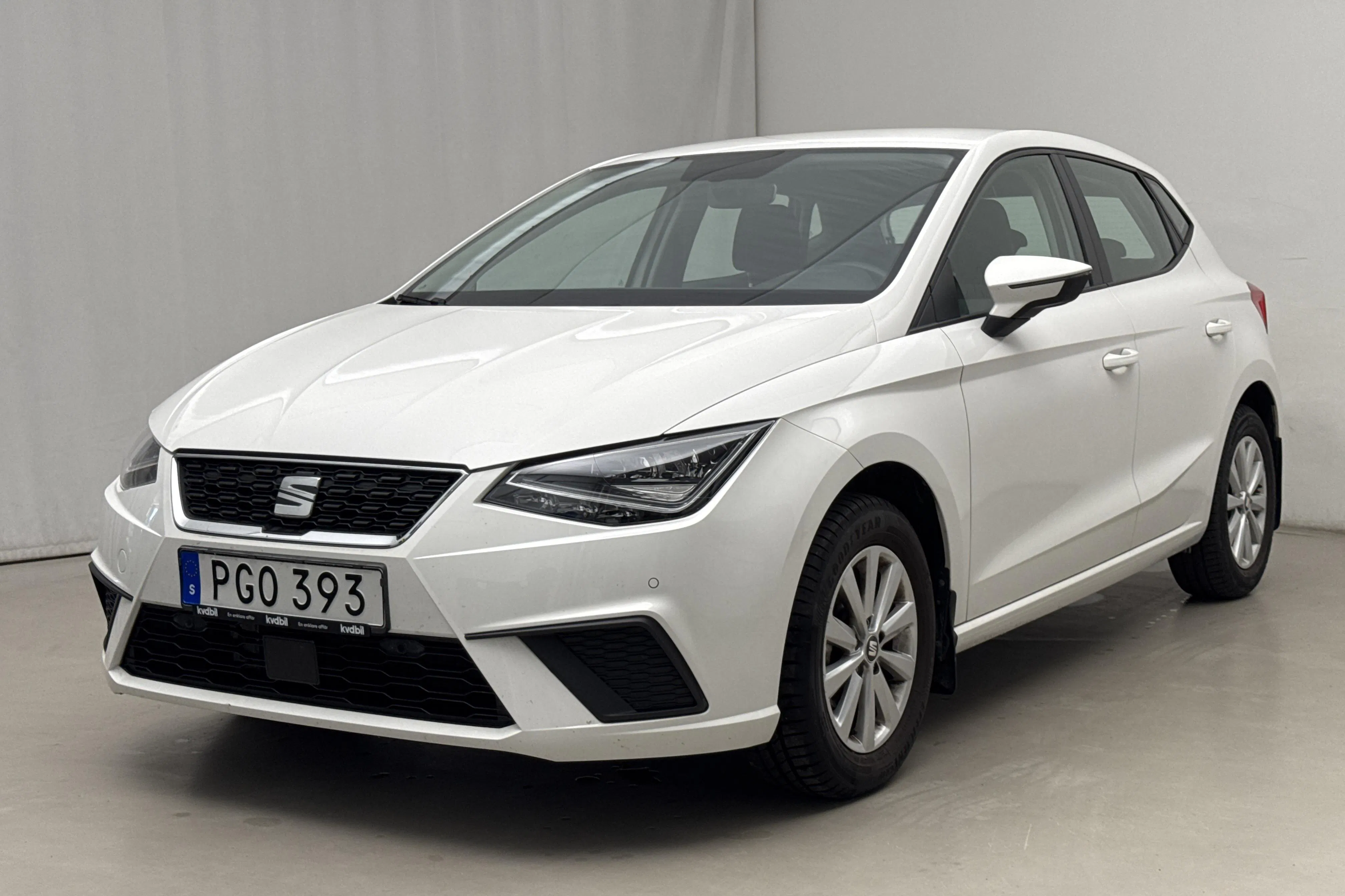 Presentationsfoto 1 av 16: Seat Ibiza 1.0 TGI 5dr (90hk) - 1 972 mil - Manuell - vit - 2019