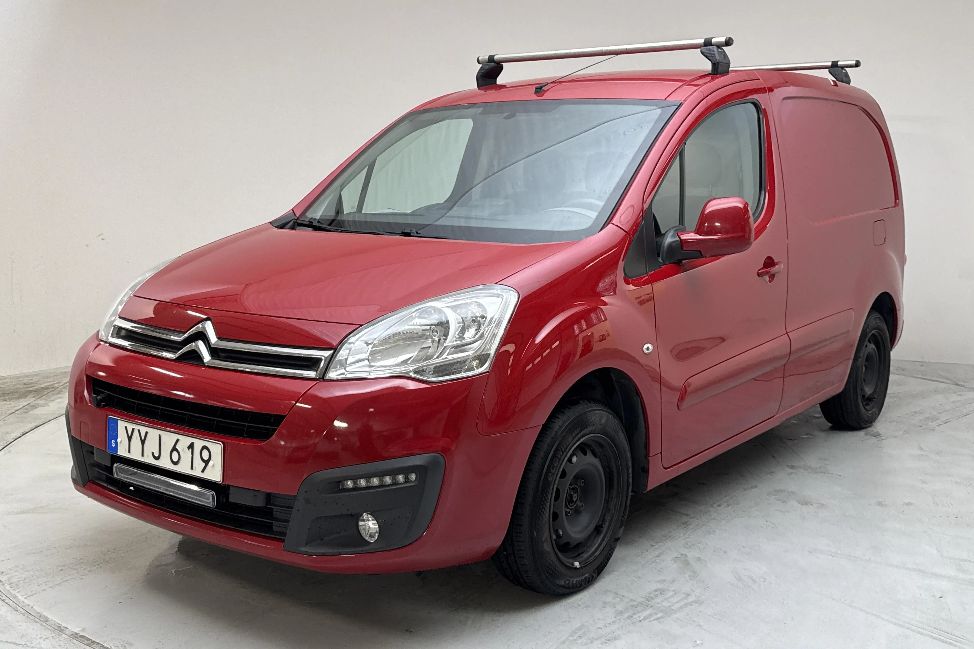 Presentationsfoto 1 av 11: Citroën Berlingo 1.6 BlueHDi Skåp (100hk) - 9 363 mil - Automat - röd - 2018