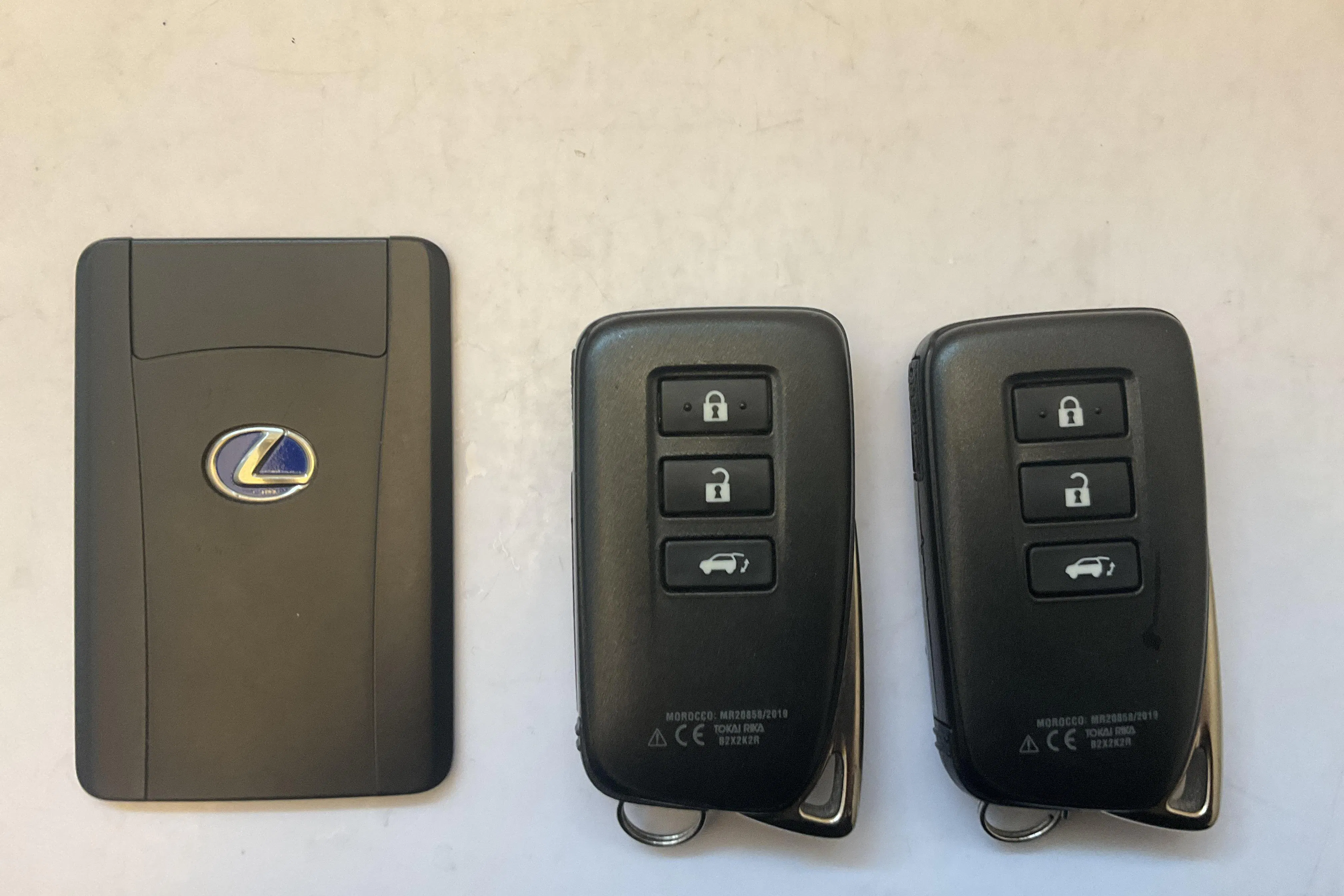 Presentationsfoto 15 av 15: Lexus RX 450h AWD (313hk) - 15 723 mil - Automat - grå - 2020