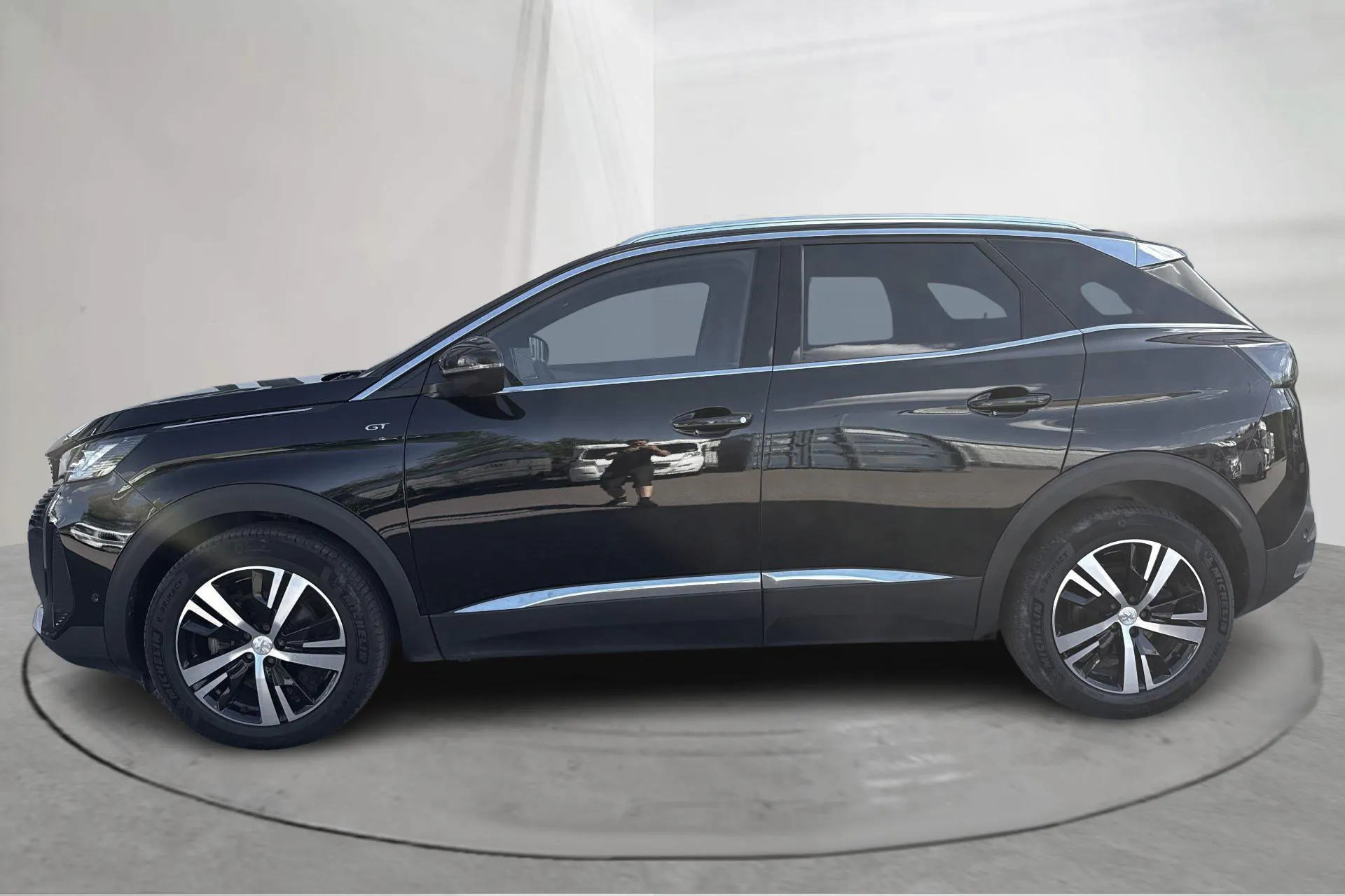 Presentationsfoto 2 av 14: Peugeot 3008 1.2 PureTech (130hk) - 7 467 mil - Automat - svart - 2023