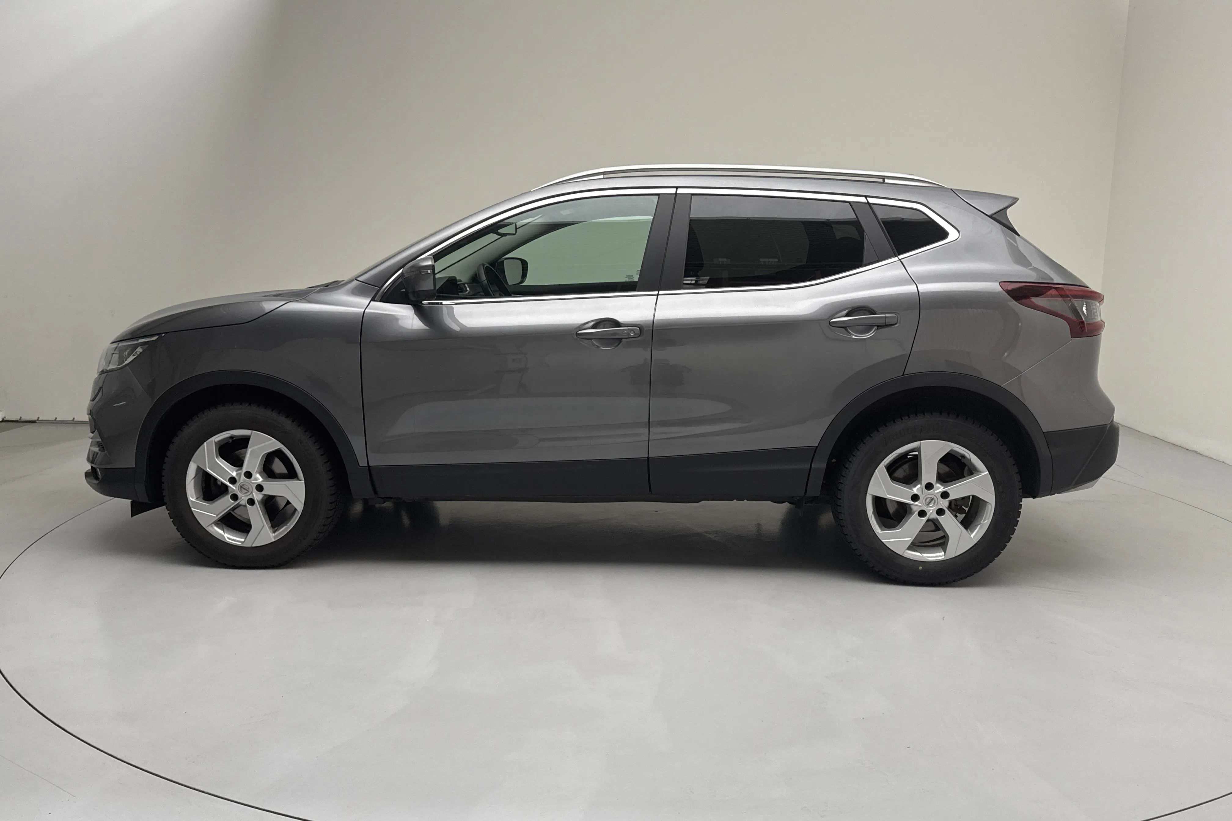 Presentation photo 2 of 14: Nissan Qashqai 1.3 DIG-T (160hk) - 28 870 km - Automatic - gray - 2021