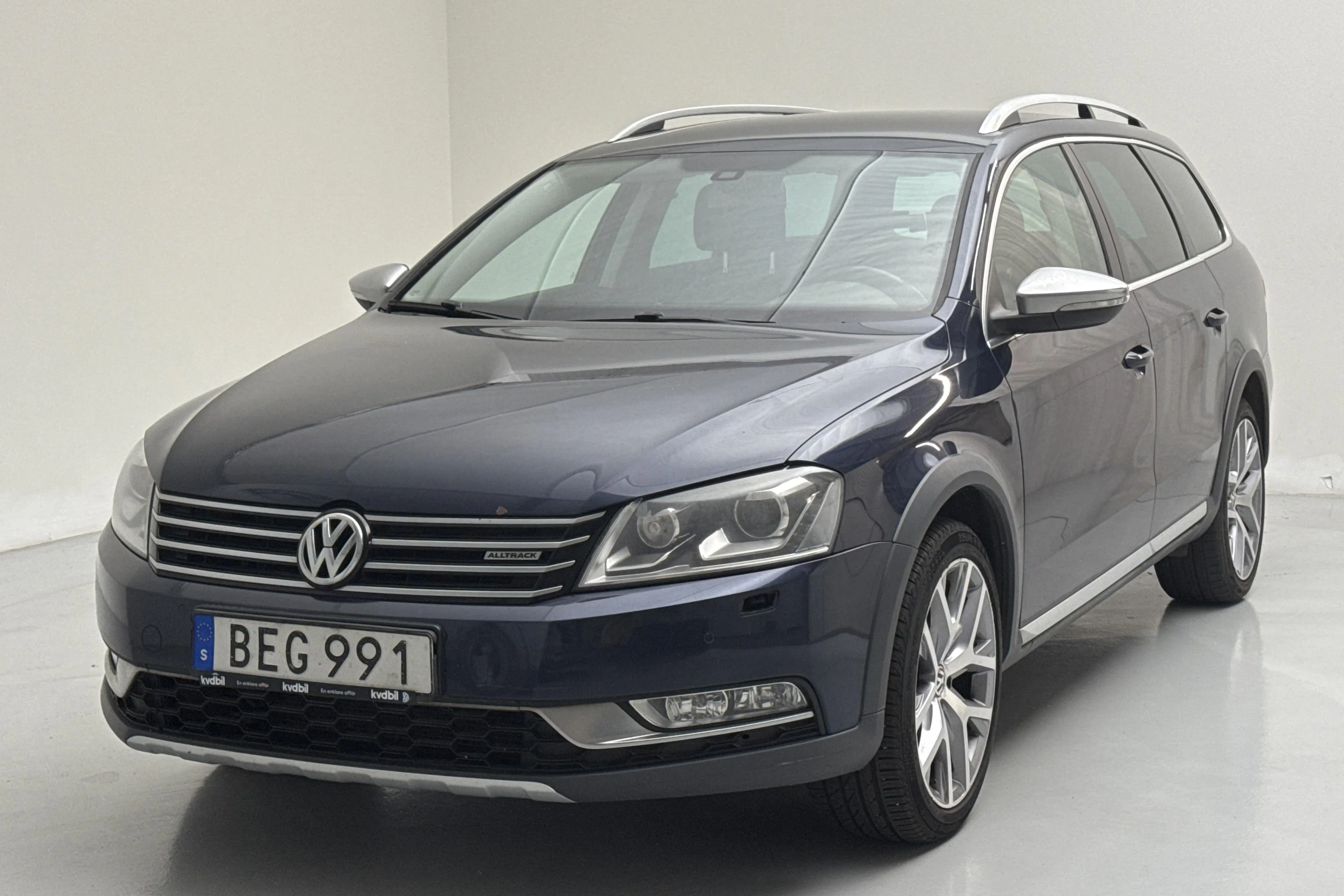 Presentationsfoto 1 av 15: VW Passat Alltrack 2.0 TDI BlueMotion Technology 4Motion (177hk) - 20 316 mil - Automat - Mörkblå - 2014