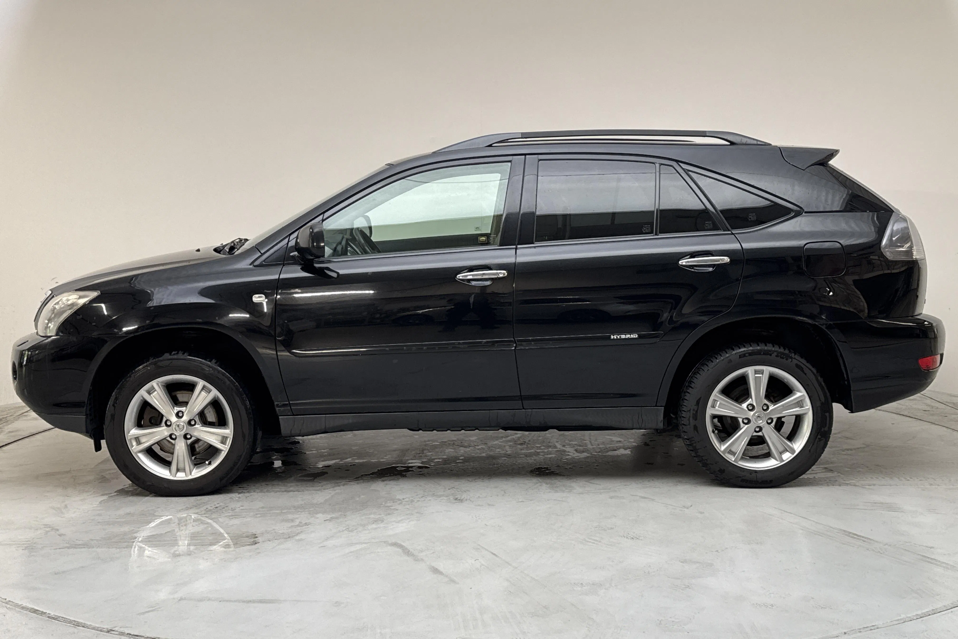 Presentationsfoto 2 av 15: Lexus RX 400h (211hk) - 22 599 mil - Automat - svart - 2008