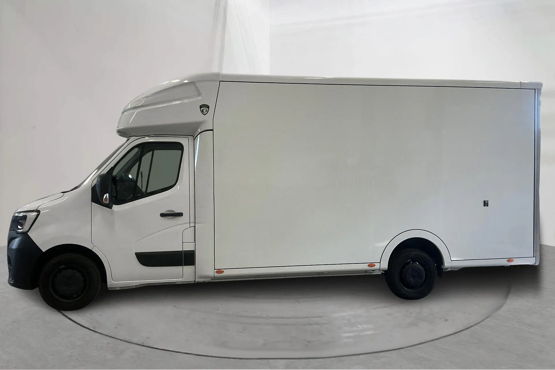 Presentationsfoto 2 av 14: Renault Master 2.3 dCi Volymskåp RWD (165hk) - 1 261 mil - Manuell - vit - 2025