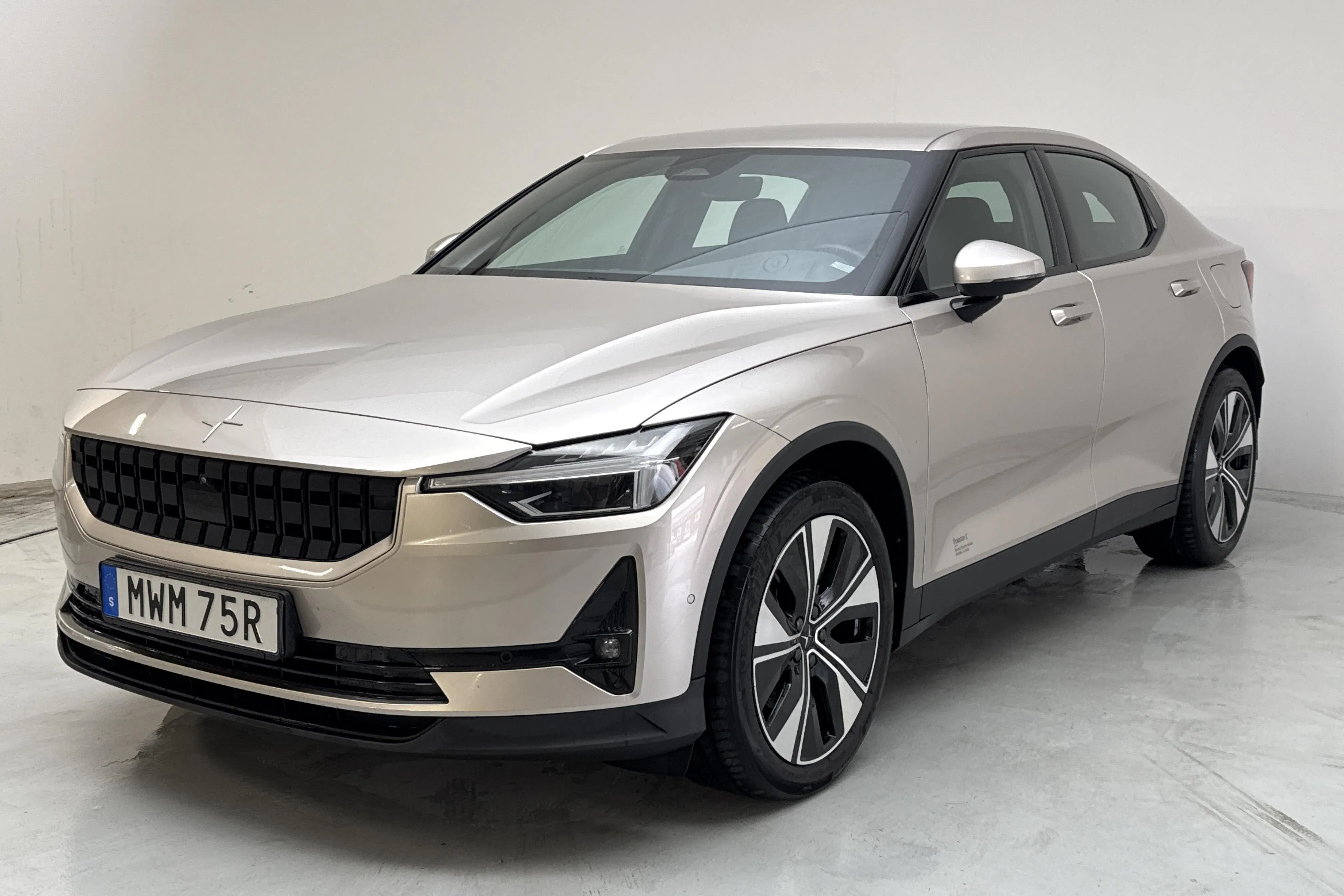 Presentationsfoto 1 av 18: Polestar 2 Long range Single motor (231hk) - 9 020 mil - Automat - Ljusgrå - 2023