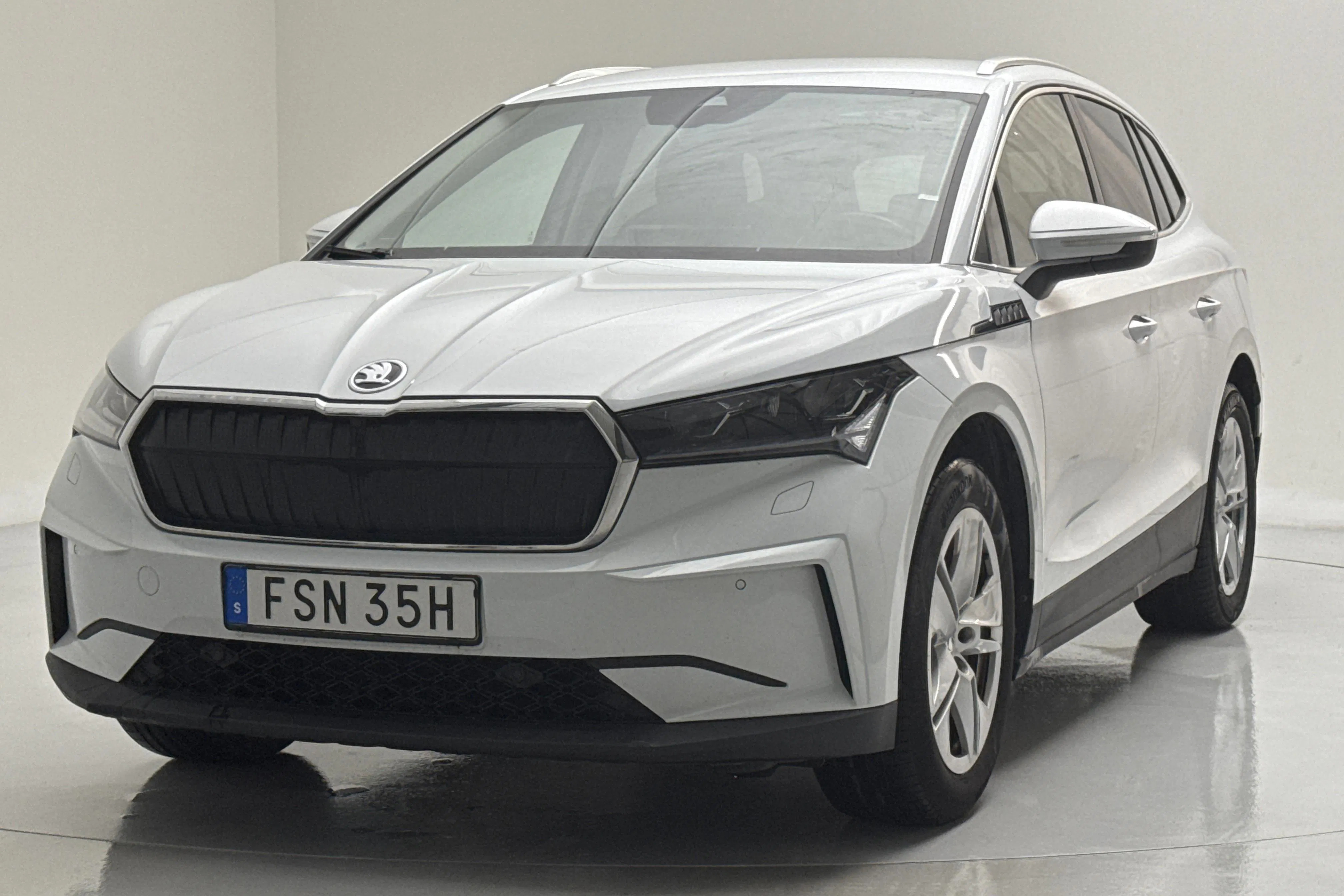 Presentation photo 1 of 18: Skoda Enyaq iV 80 (204hk) - 124 870 km - Automatic - white - 2023