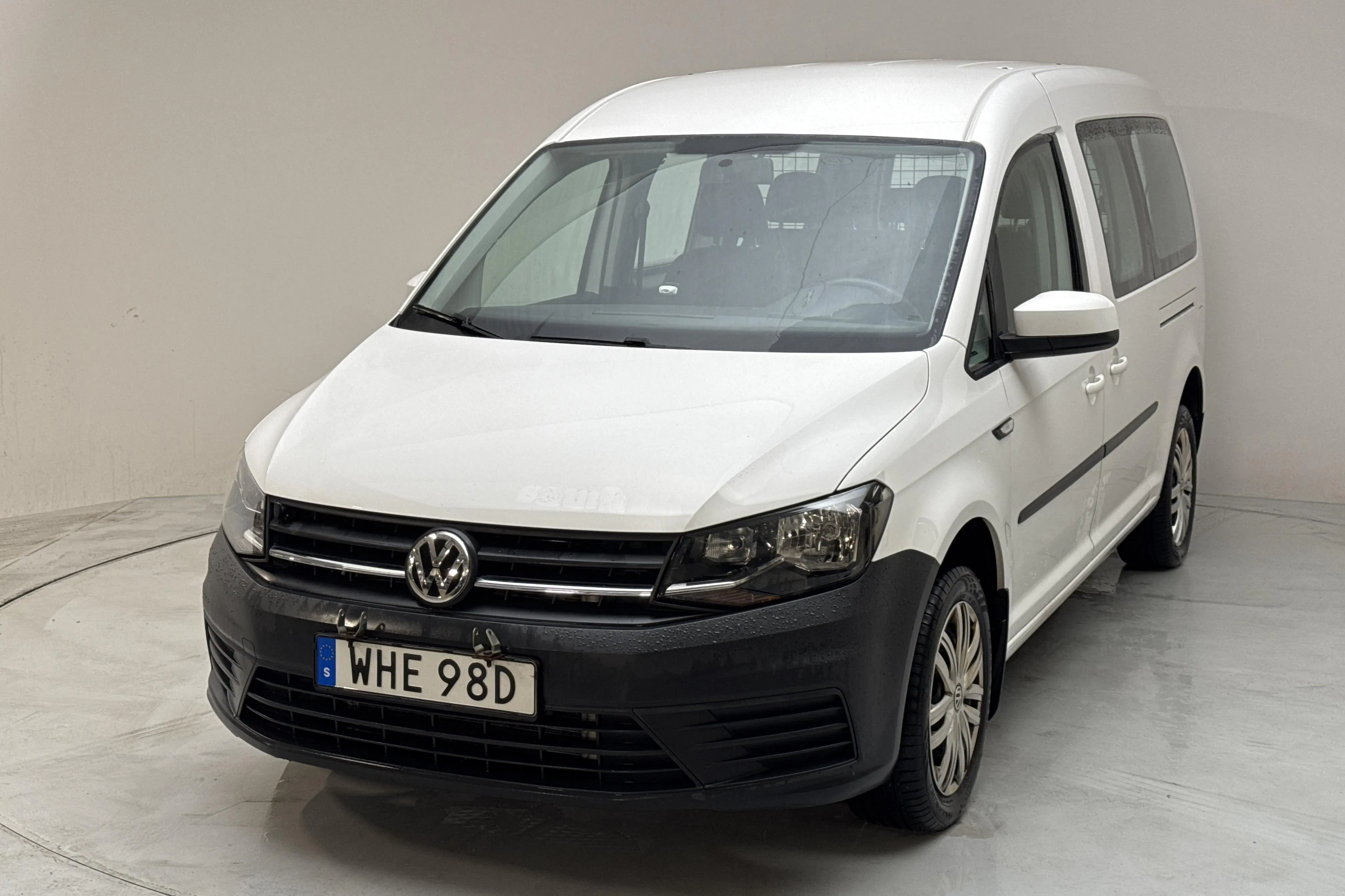 Presentationsfoto 1 av 12: VW Caddy Maxi Life 2.0 TDI (102hk) - 15 397 mil - Automat - vit - 2020