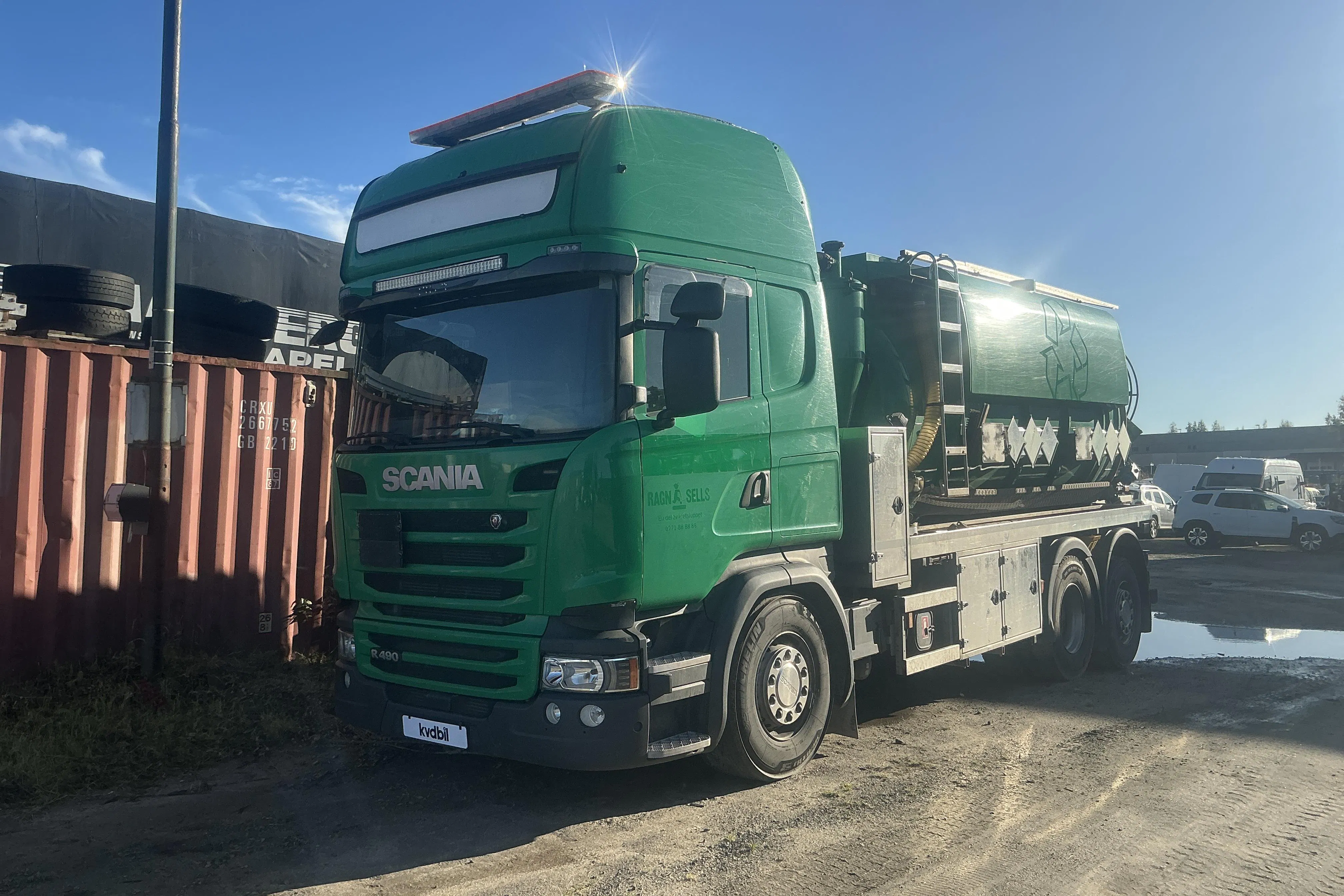 Presentation photo 1 of 46: Scania R490 Nordic Tank Slambil - 801 780 km - Automatic - green - 2015