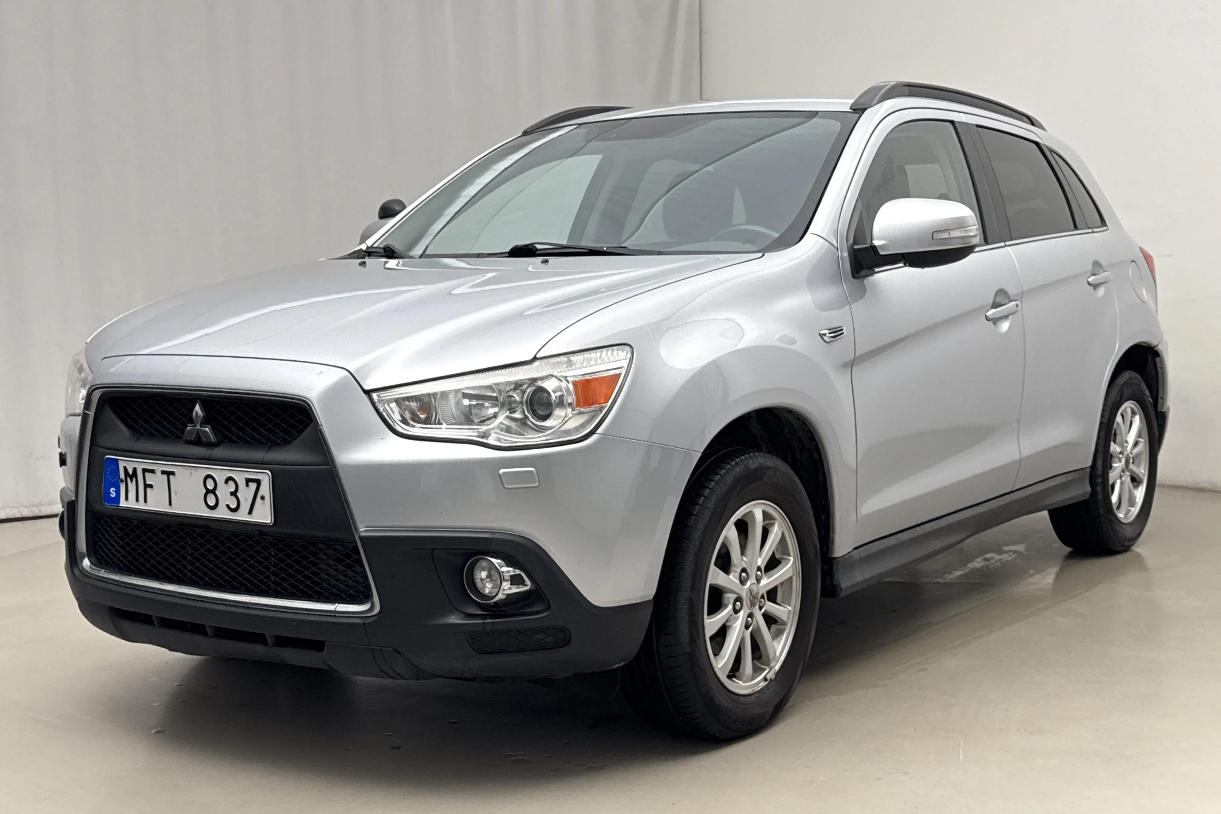 Presentationsfoto 1 av 16: Mitsubishi ASX 1.8 D 4WD (116hk) - 13 242 mil - Manuell - silver - 2012