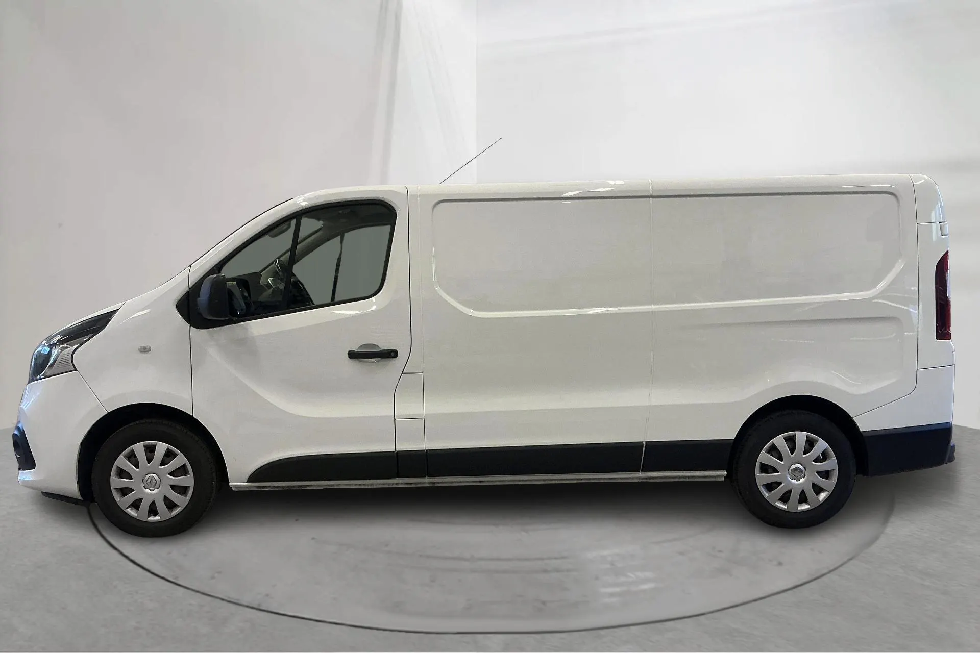 Presentationsfoto 2 av 15: Renault Trafic 1.6 dCi Skåp (125hk) - 20 749 mil - Manuell - vit - 2018