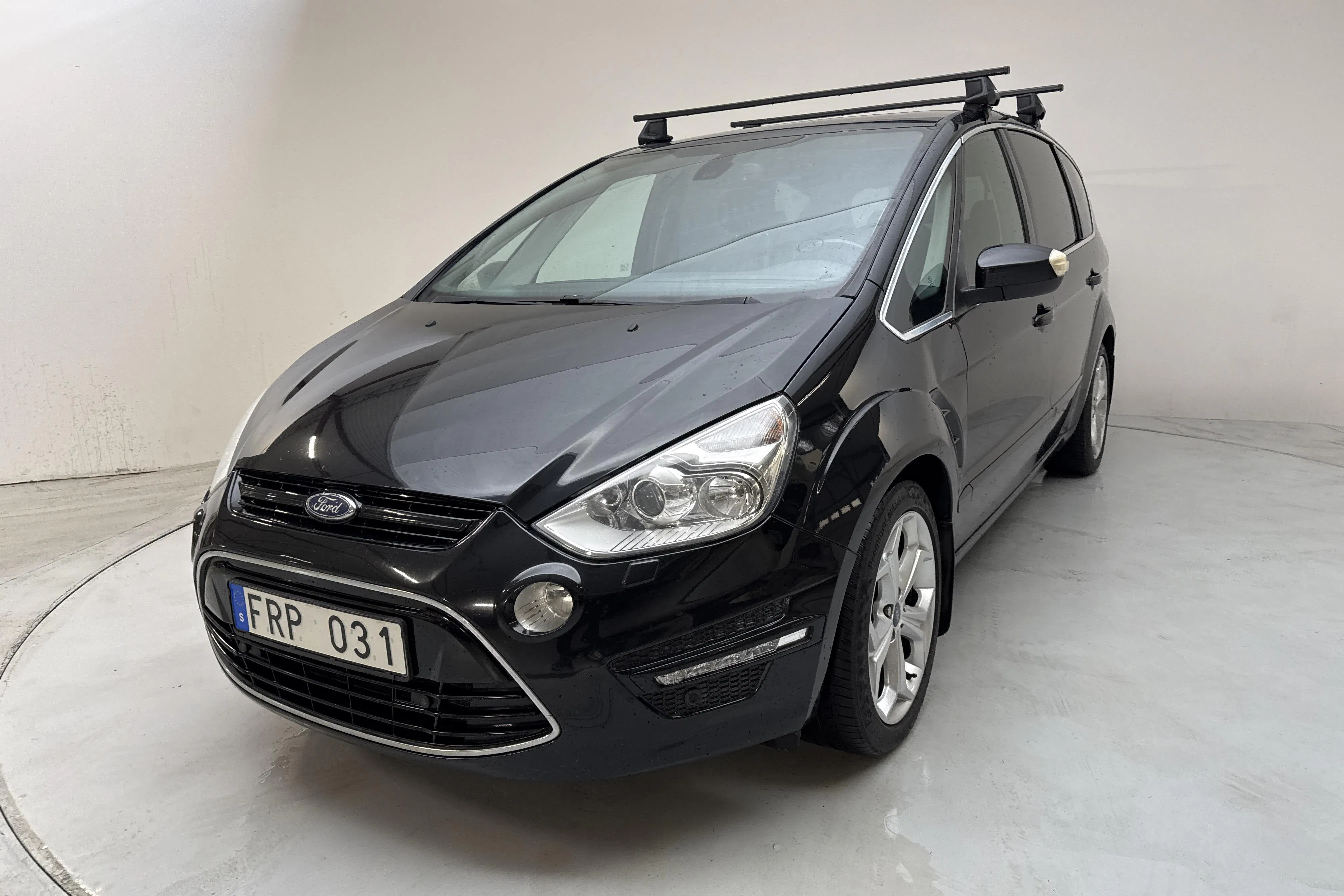 Presentationsfoto 1 av 17: Ford S-MAX 2.2 Duratorq TDCi (200hk) - 23 355 mil - Manuell - svart - 2013