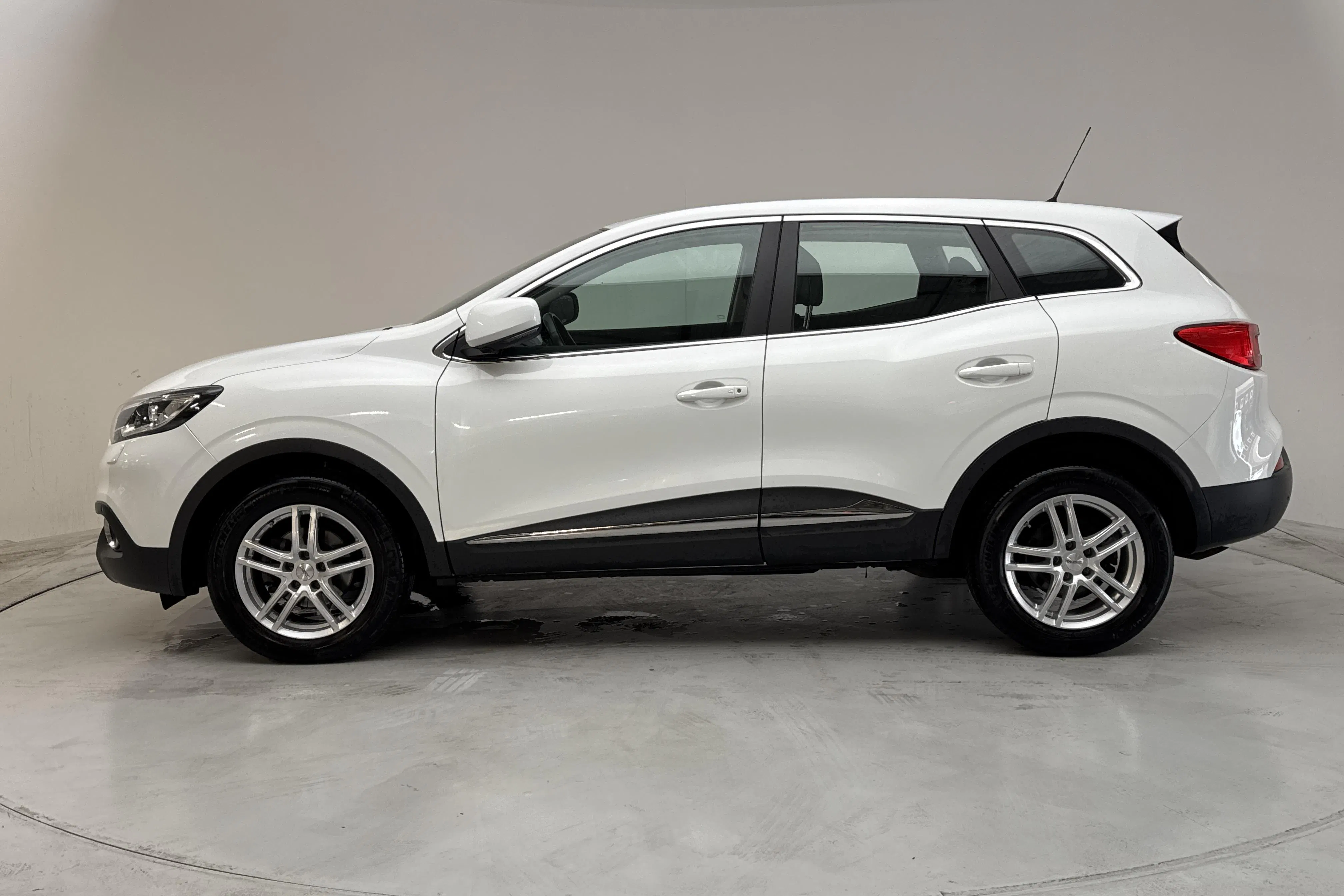Presentation photo 2 of 12: Renault Kadjar 1.6 dCi 4WD (130hk) - 89 660 km - Manual - white - 2018