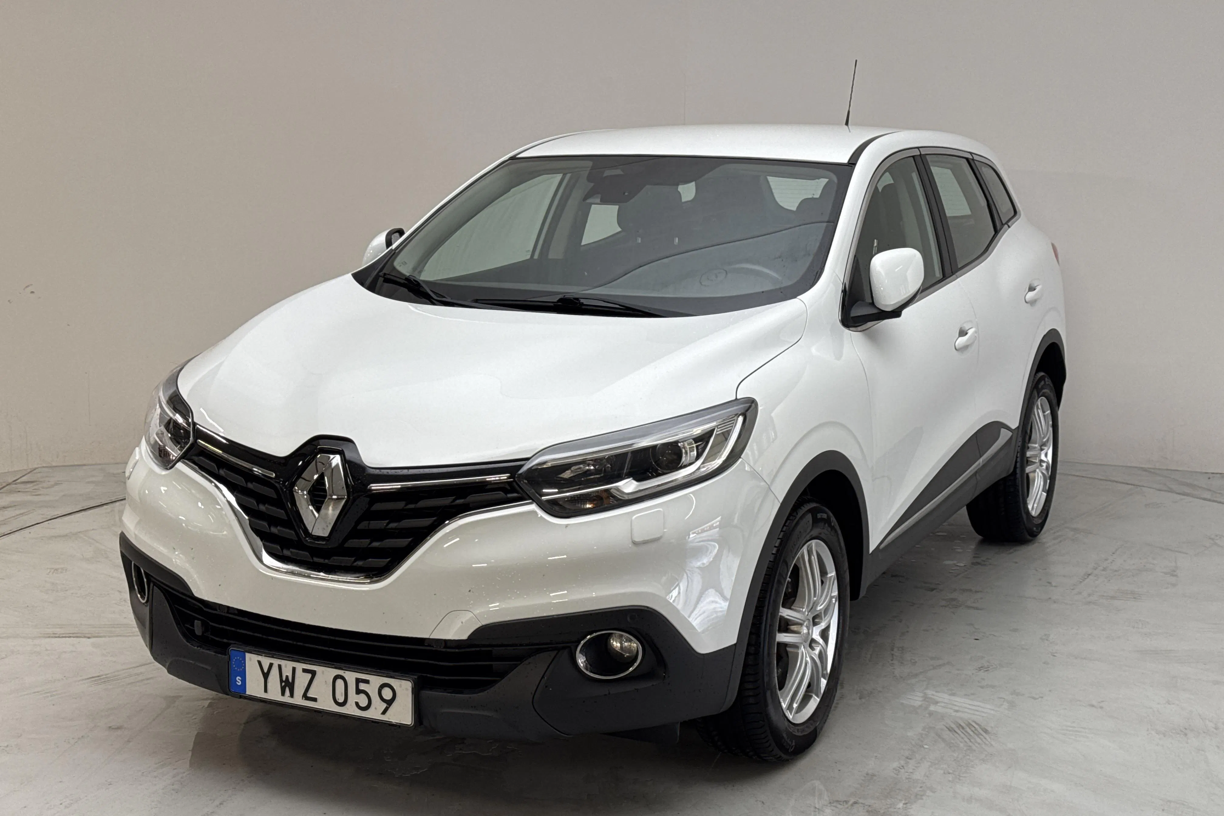 Presentation photo 1 of 12: Renault Kadjar 1.6 dCi 4WD (130hk) - 89 660 km - Manual - white - 2018
